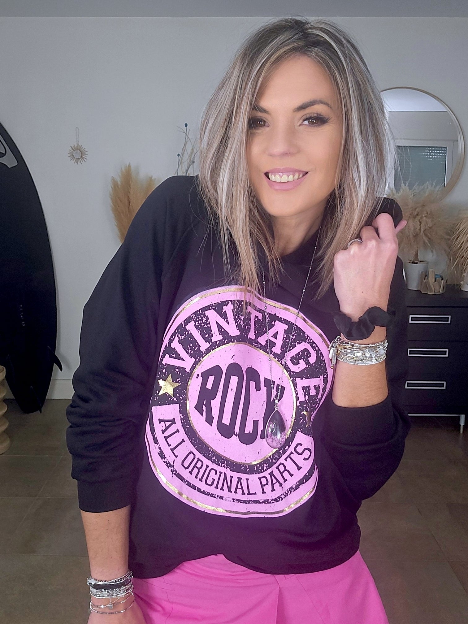Sweat noir à inscriptions rose et dorée - 𝐌𝐚𝐫𝐢𝐧𝐚𝟒𝟒𝐟𝐚𝐦𝐢𝐥𝐲