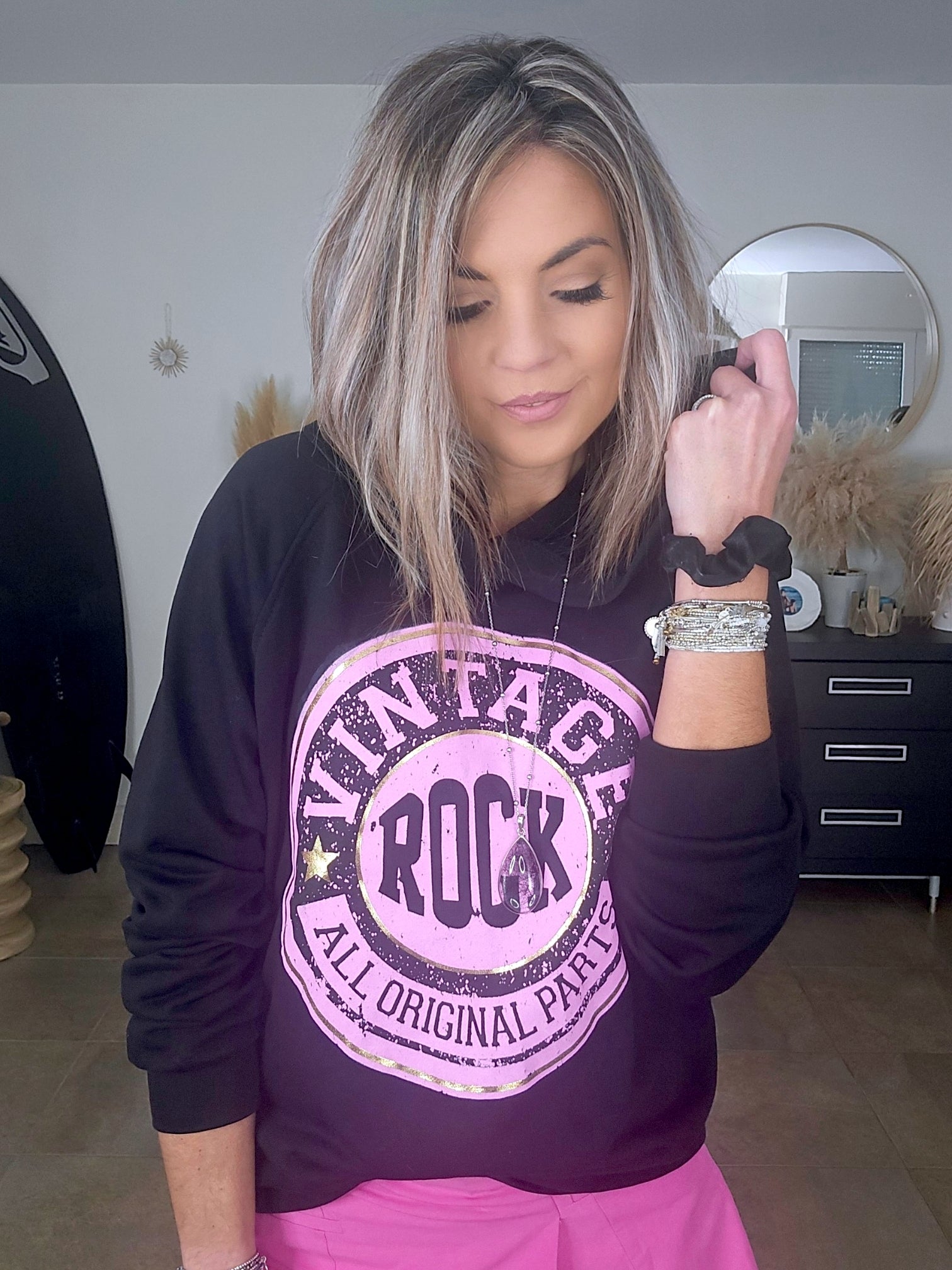 Sweat noir à inscriptions rose et dorée - 𝐌𝐚𝐫𝐢𝐧𝐚𝟒𝟒𝐟𝐚𝐦𝐢𝐥𝐲