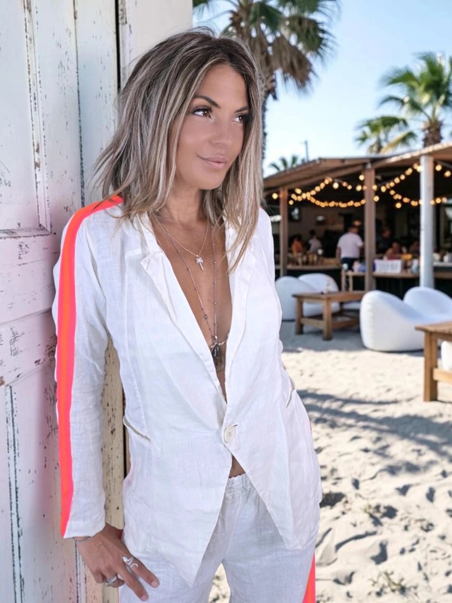 Ensemble veste + Pantalon en lin écru à bandes latérales fluo