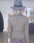 Cardigan kaki à écusson perles bijoux - 𝐌𝐚𝐫𝐢𝐧𝐚𝟒𝟒𝐟𝐚𝐦𝐢𝐥𝐲