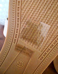 Sandales beiges cloutées