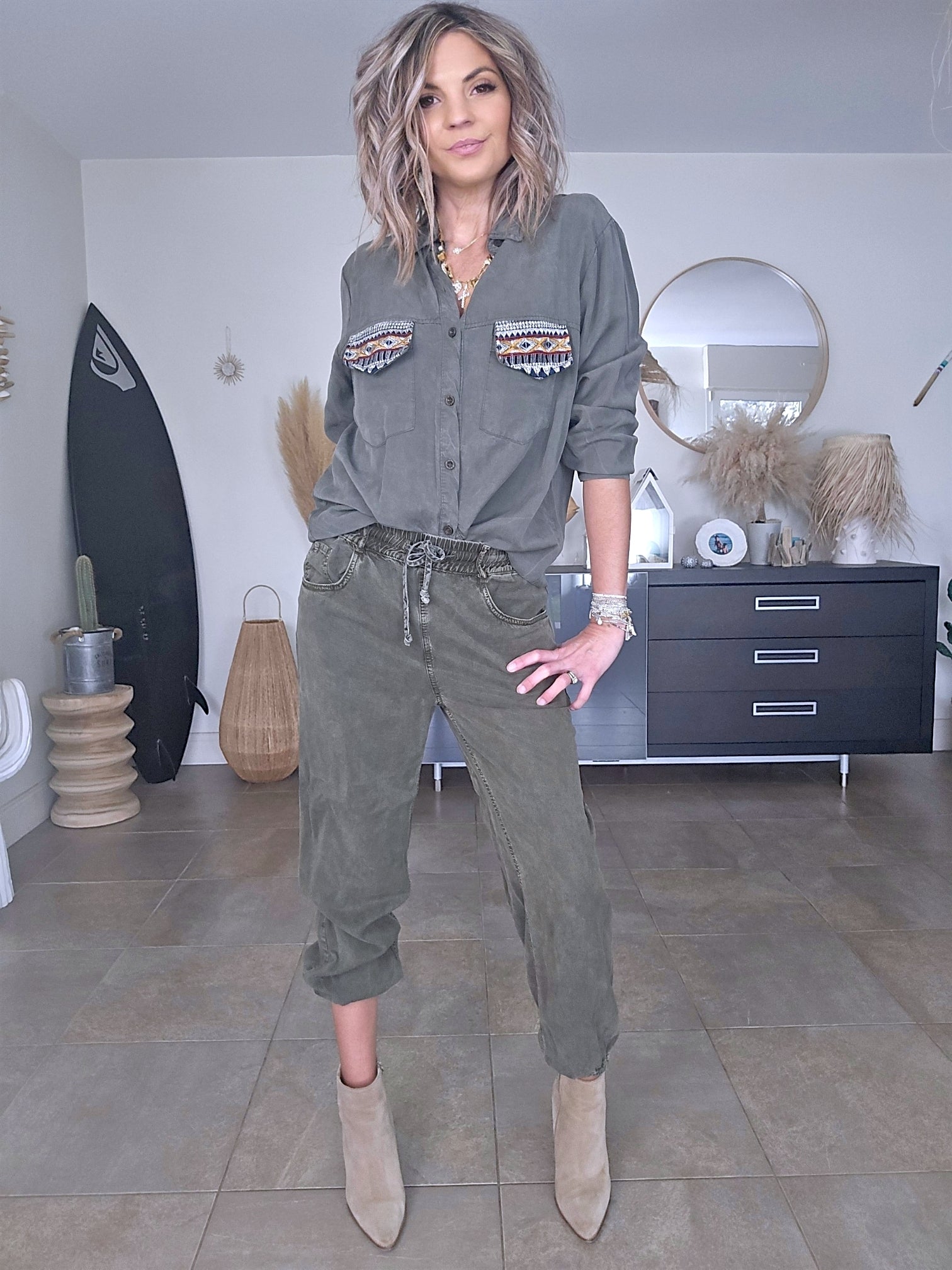 Pantalon kaki en lyocell - 𝐌𝐚𝐫𝐢𝐧𝐚𝟒𝟒𝐟𝐚𝐦𝐢𝐥𝐲