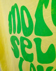 T-shirt jaune à inscription fluo