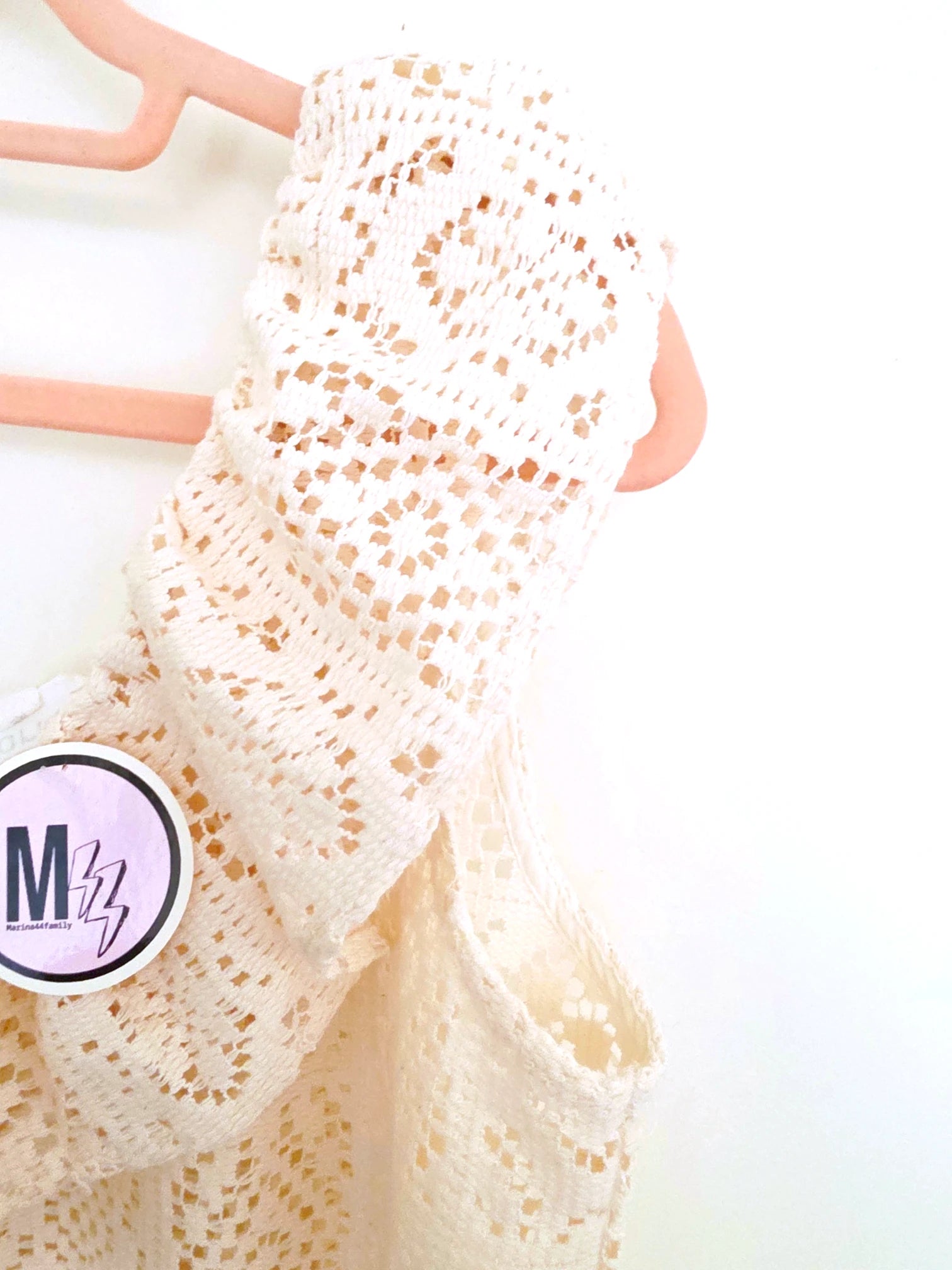 Haut beige asymétrique en crochet