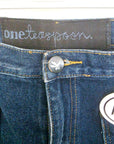 Short en jean bleu foncé