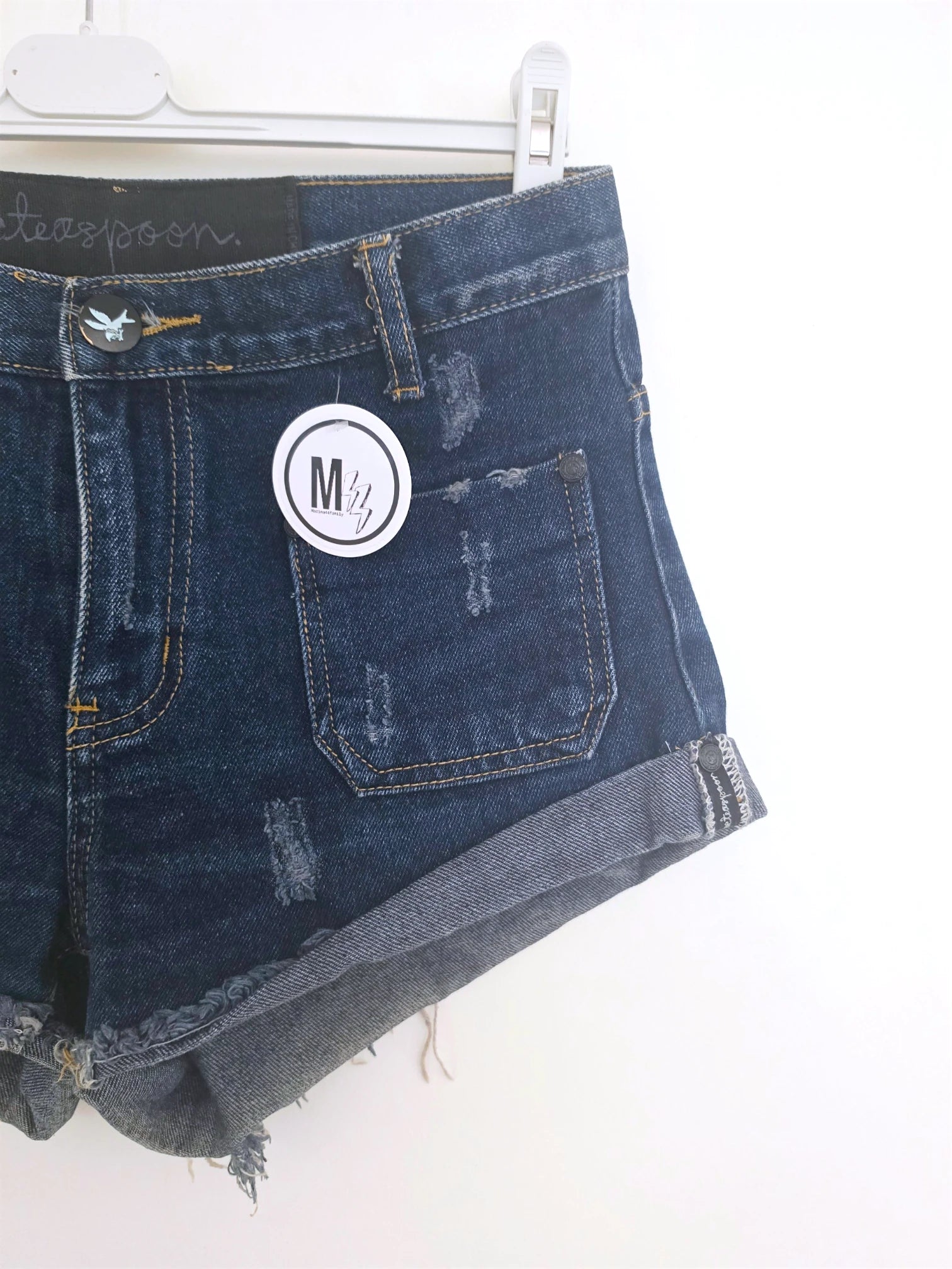 Short en jean bleu foncé