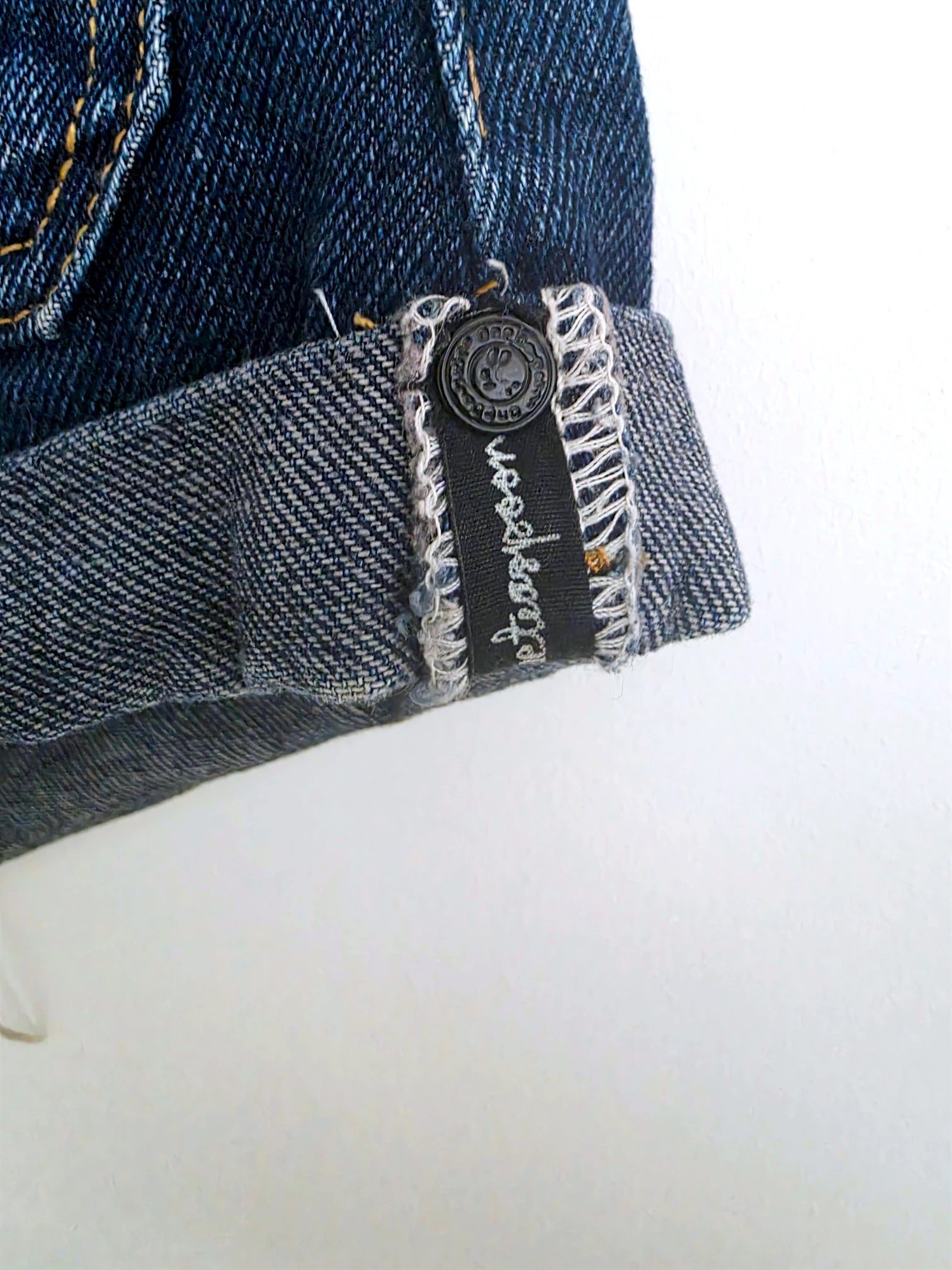 Short en jean bleu foncé