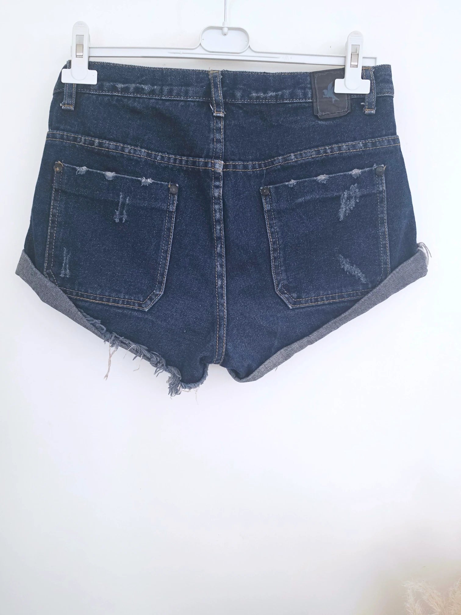 Short en jean bleu foncé