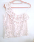 Haut beige asymétrique en crochet