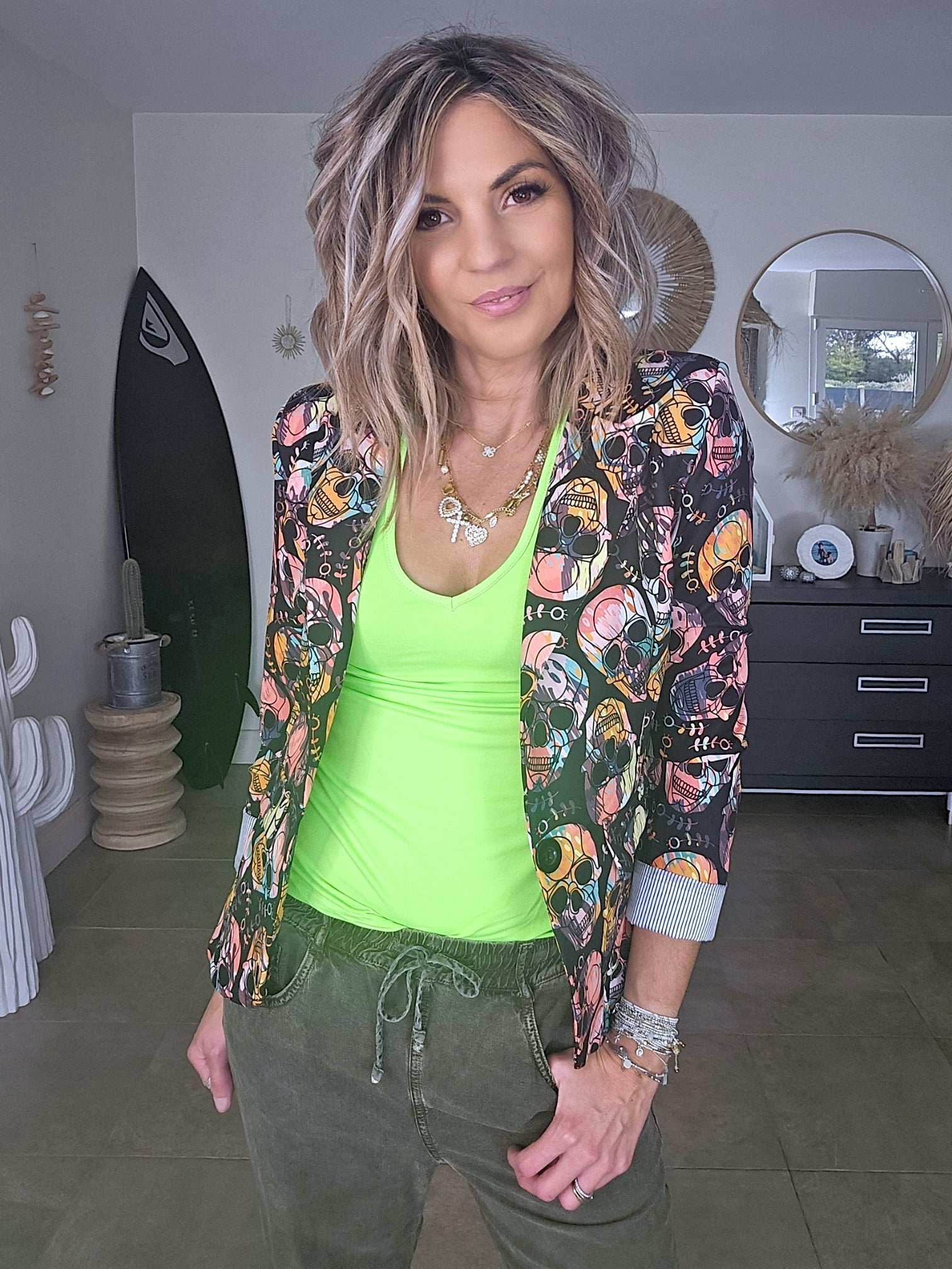 Veste cintrée noire à imprimé skull fluo - 𝐌𝐚𝐫𝐢𝐧𝐚𝟒𝟒𝐟𝐚𝐦𝐢𝐥𝐲