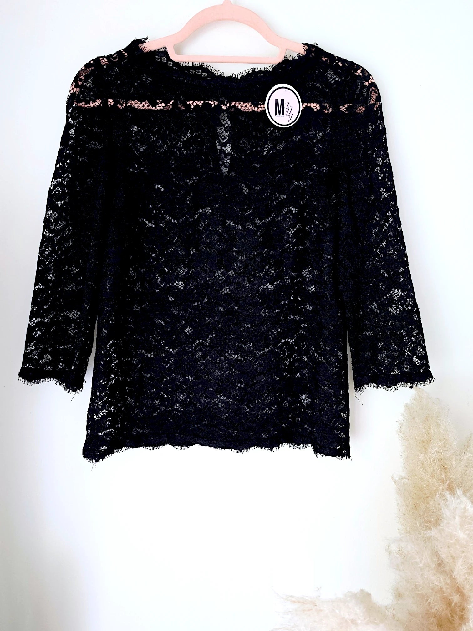 Haut en dentelle noire