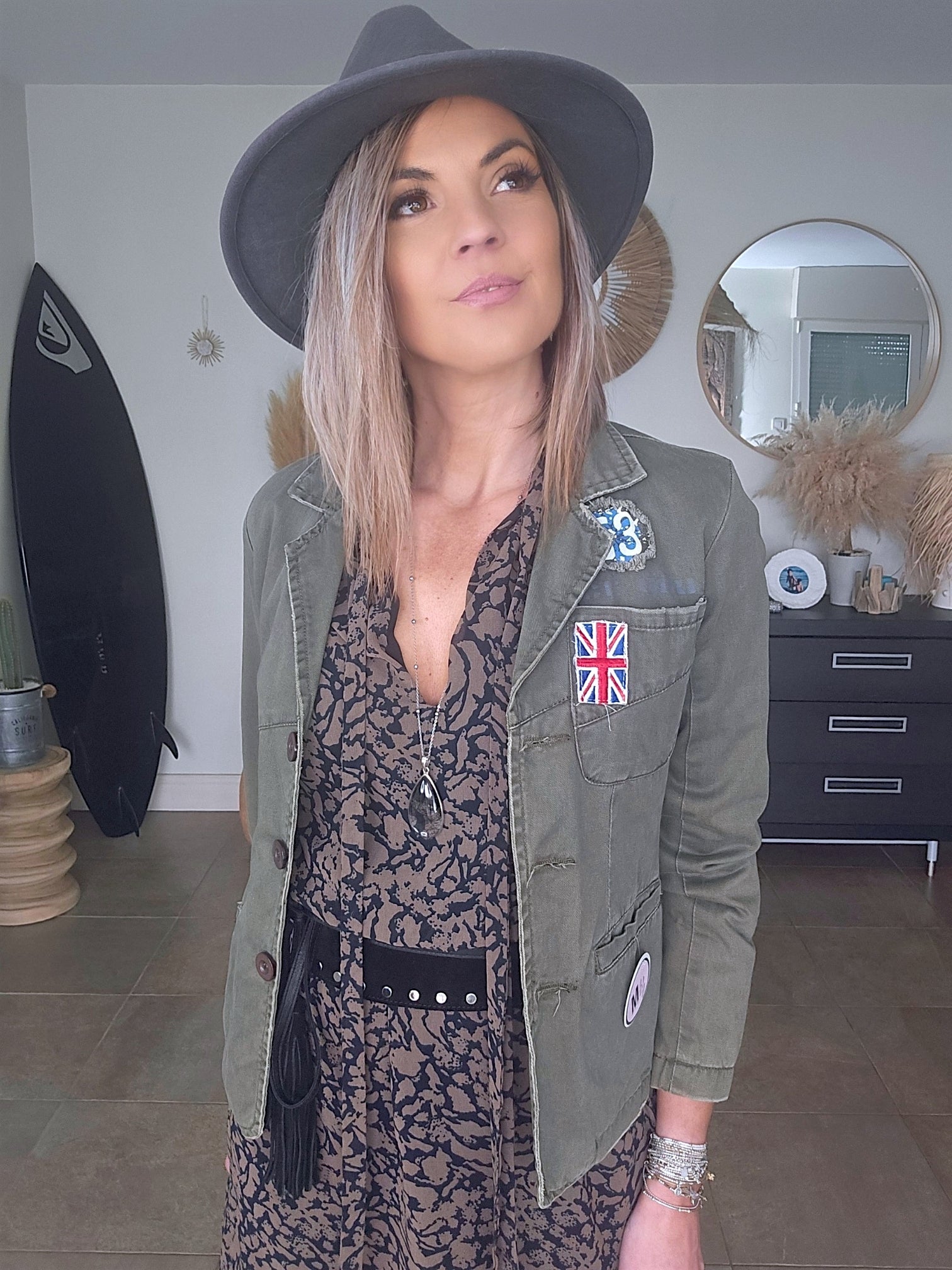 Veste createur kaki à inscriptions - 𝐌𝐚𝐫𝐢𝐧𝐚𝟒𝟒𝐟𝐚𝐦𝐢𝐥𝐲