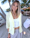 Veste jaune en dentelle