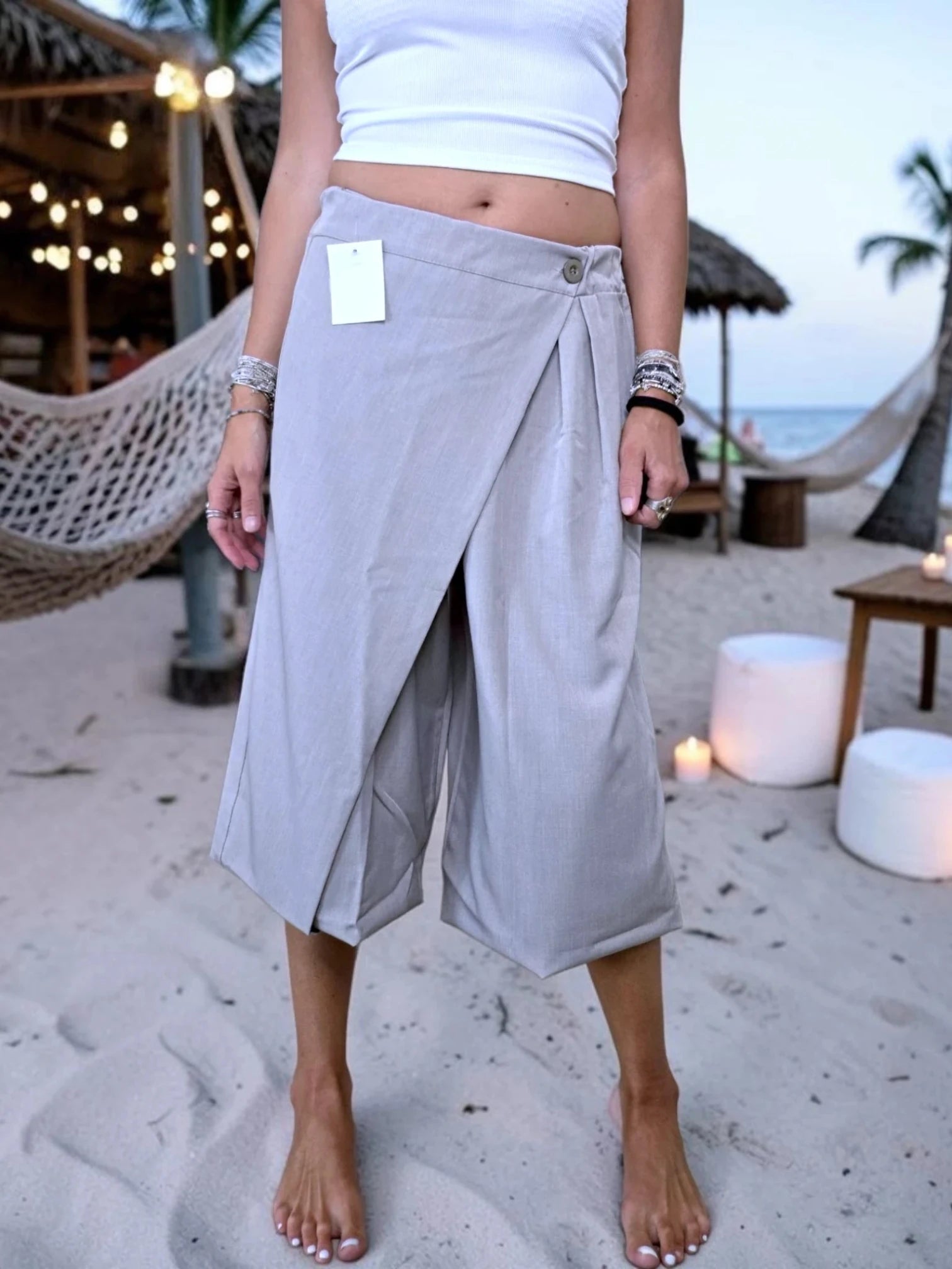 Pantalon beige-gris esprit "jupe-culotte"