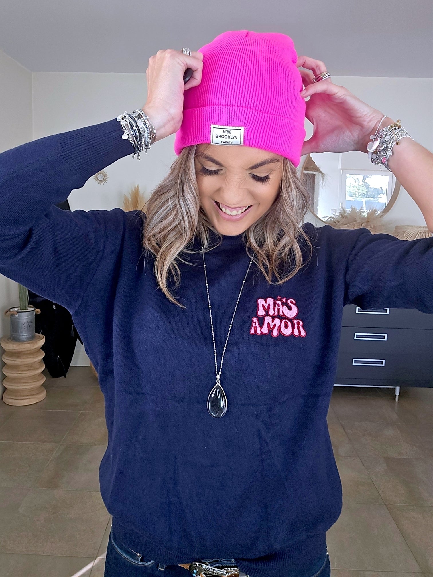Pull bleu marine à inscriptions - 𝐌𝐚𝐫𝐢𝐧𝐚𝟒𝟒𝐟𝐚𝐦𝐢𝐥𝐲