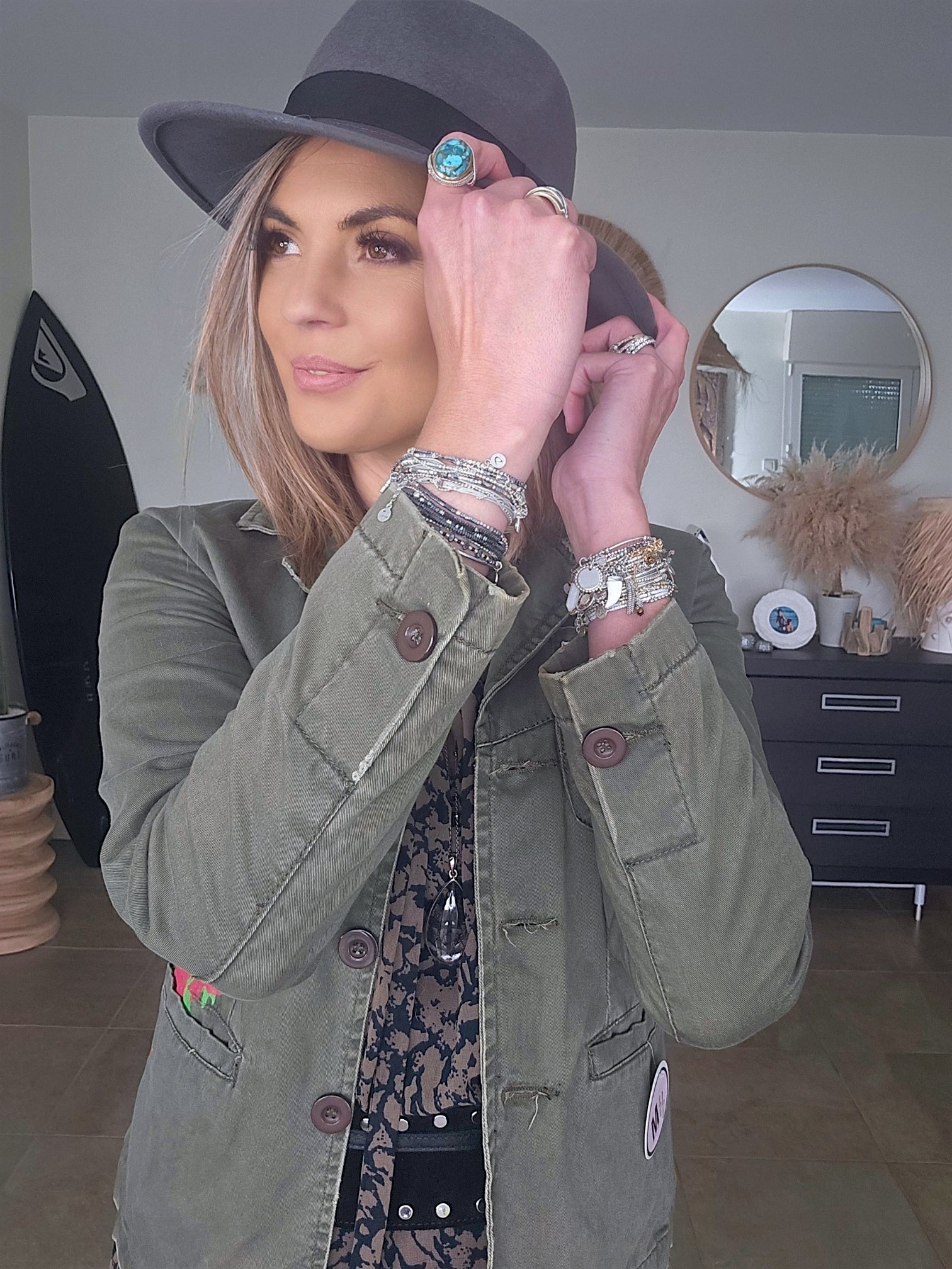 Veste createur kaki à inscriptions - 𝐌𝐚𝐫𝐢𝐧𝐚𝟒𝟒𝐟𝐚𝐦𝐢𝐥𝐲