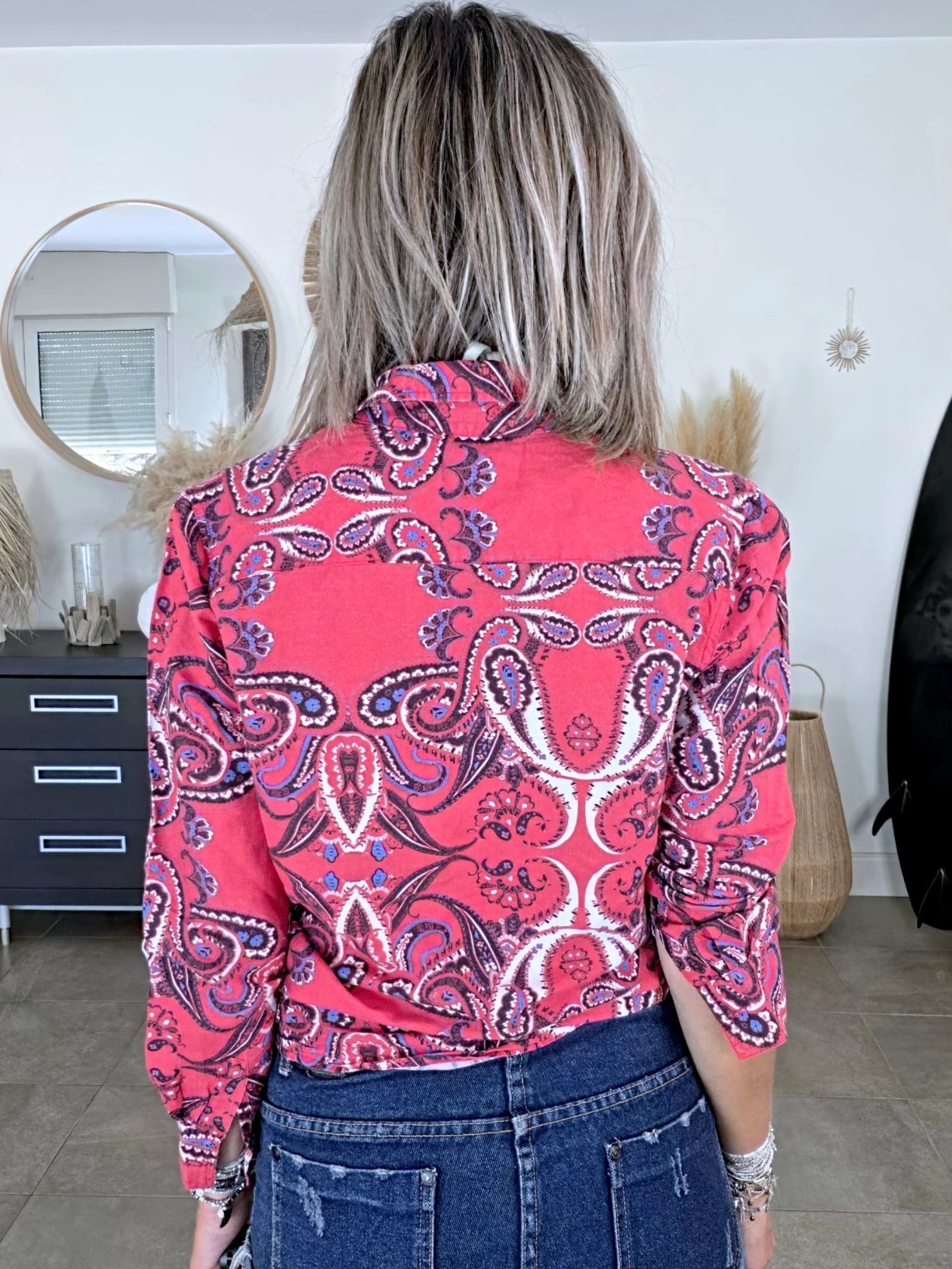 Chemise rouge délavé à imprimé bandana