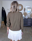 Blouson kaki à esprit militaire