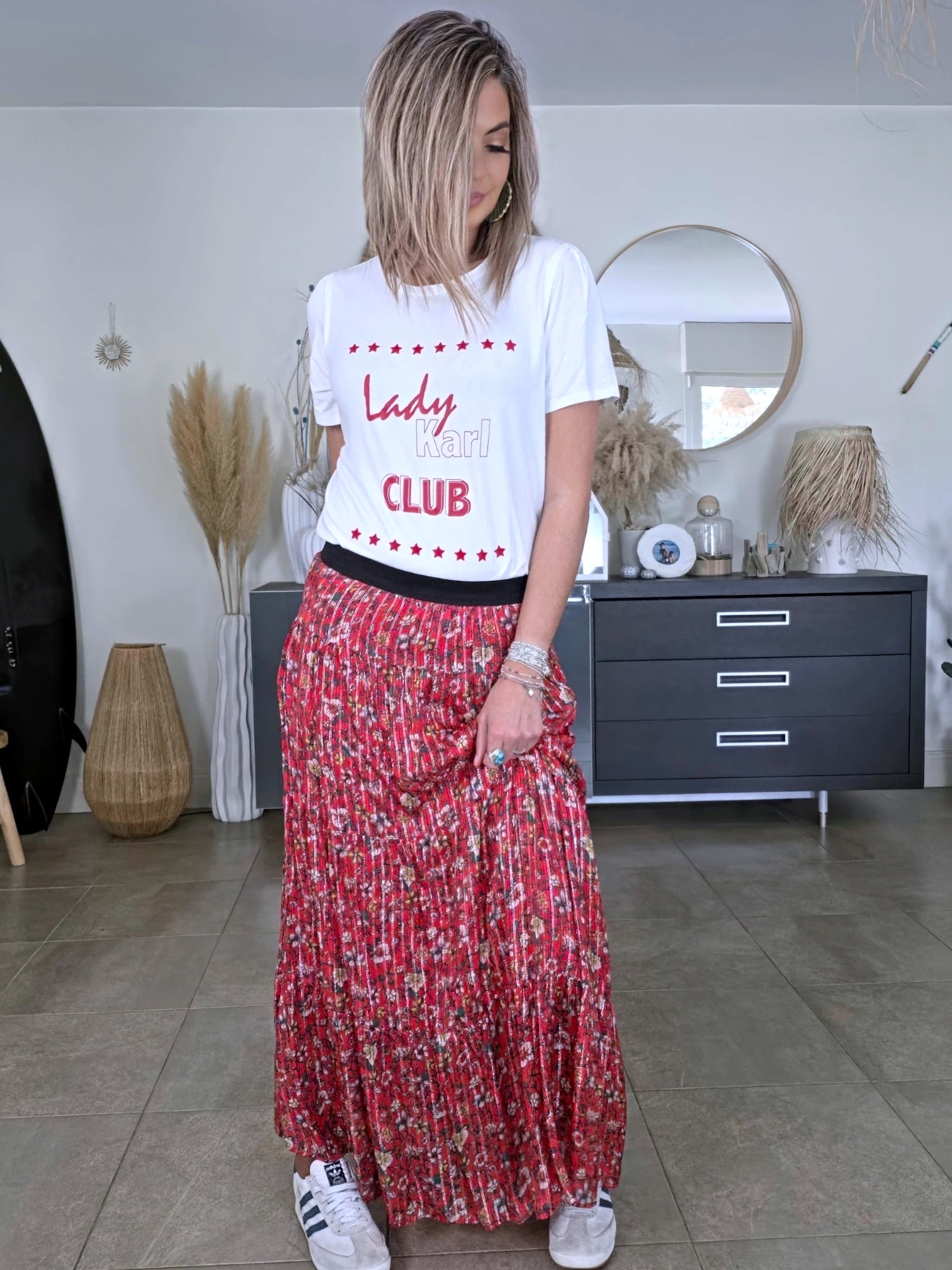 T-shirt blanc à inscriptions rouges - 𝐌𝐚𝐫𝐢𝐧𝐚𝟒𝟒𝐟𝐚𝐦𝐢𝐥𝐲