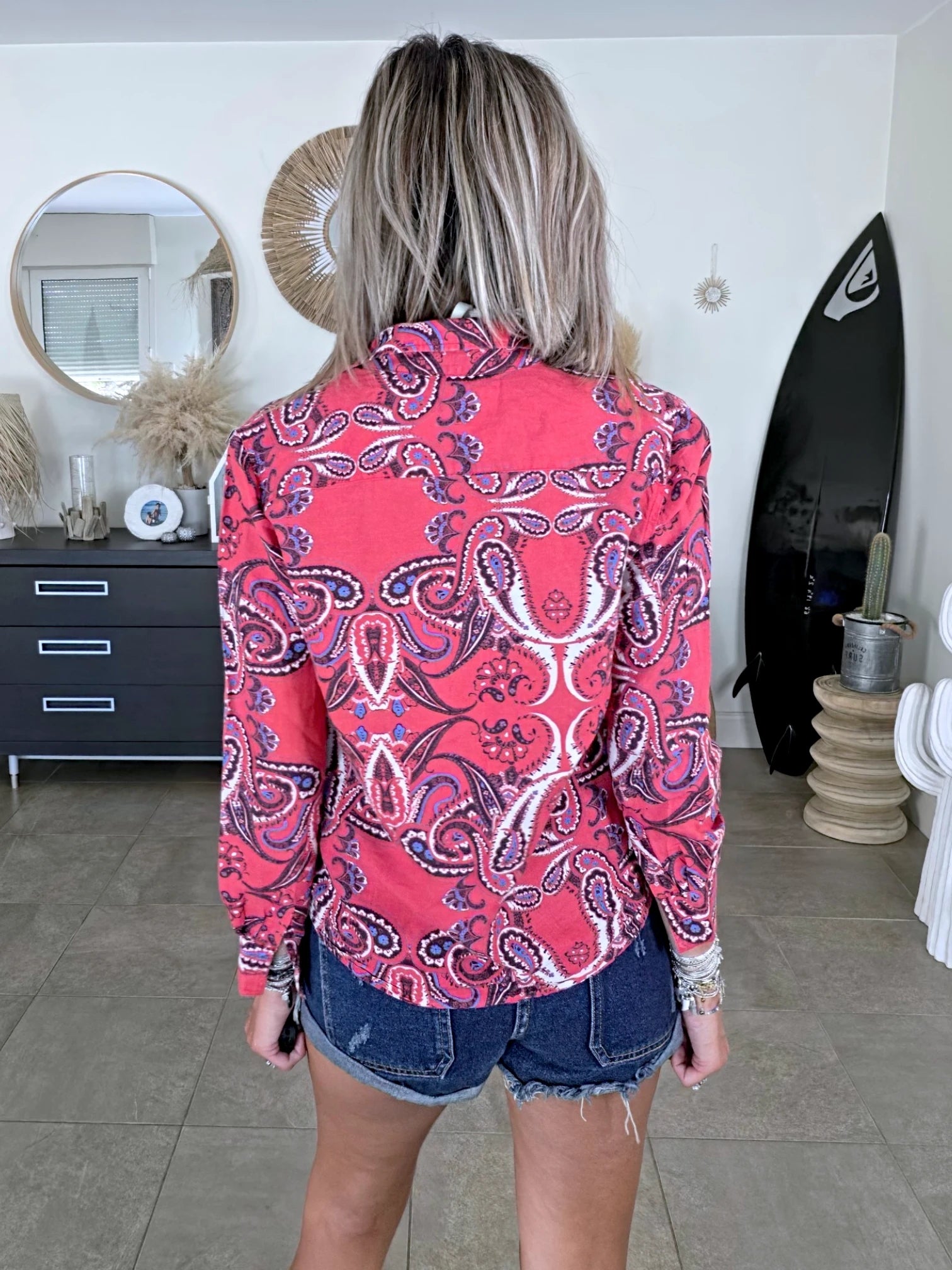 Chemise rouge délavé à imprimé bandana