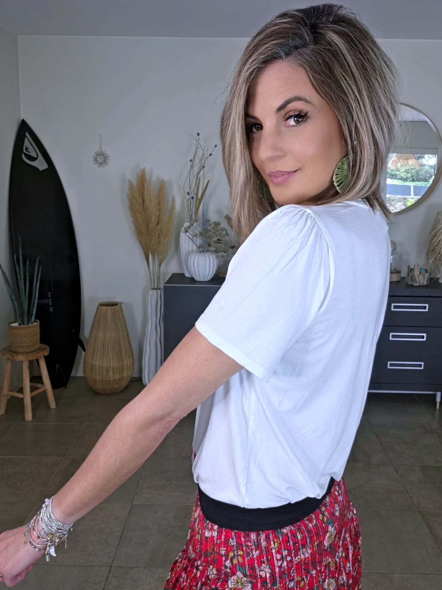 T-shirt blanc à inscriptions rouges - 𝐌𝐚𝐫𝐢𝐧𝐚𝟒𝟒𝐟𝐚𝐦𝐢𝐥𝐲