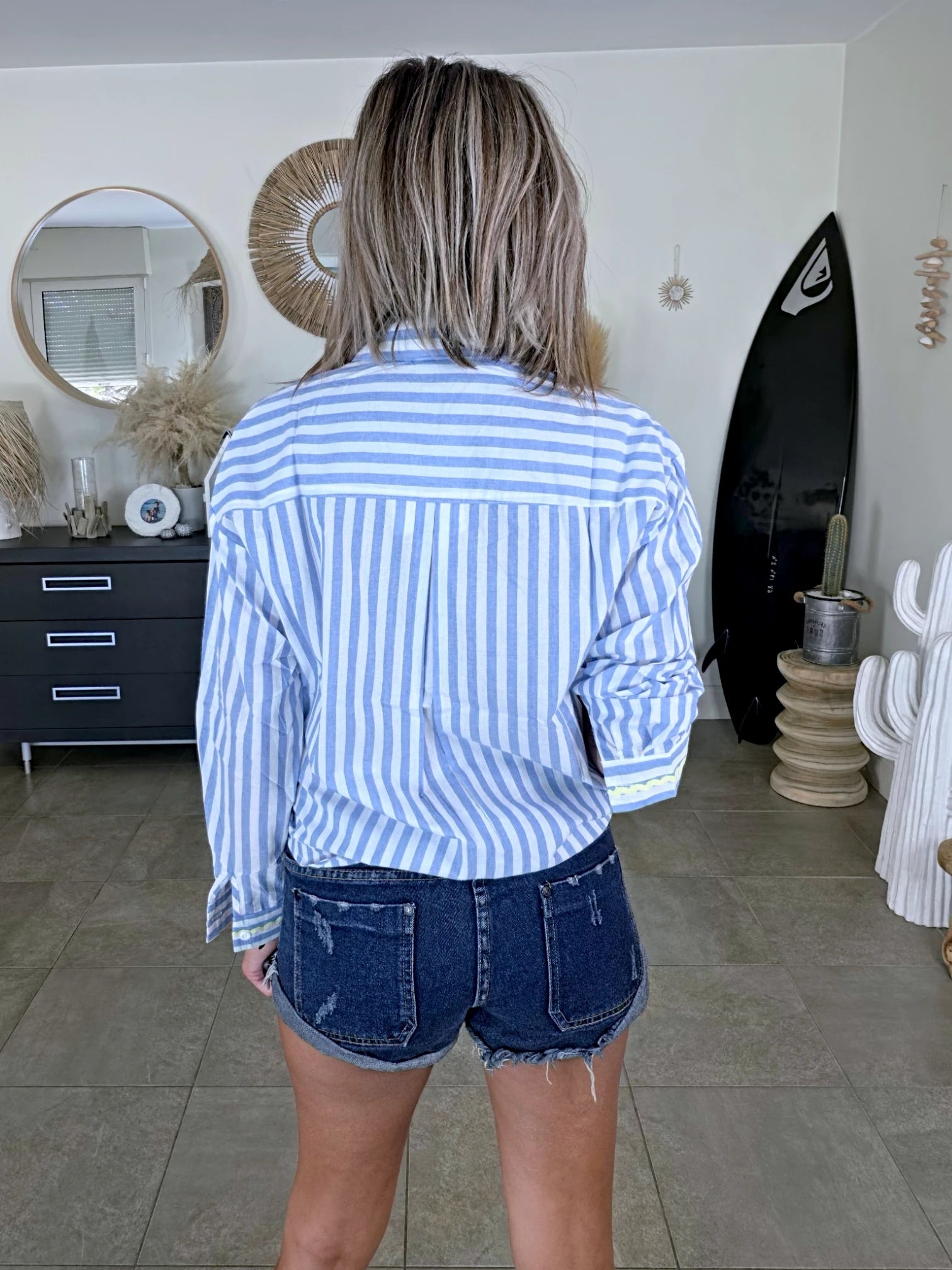 Chemise coton à rayures et broderies