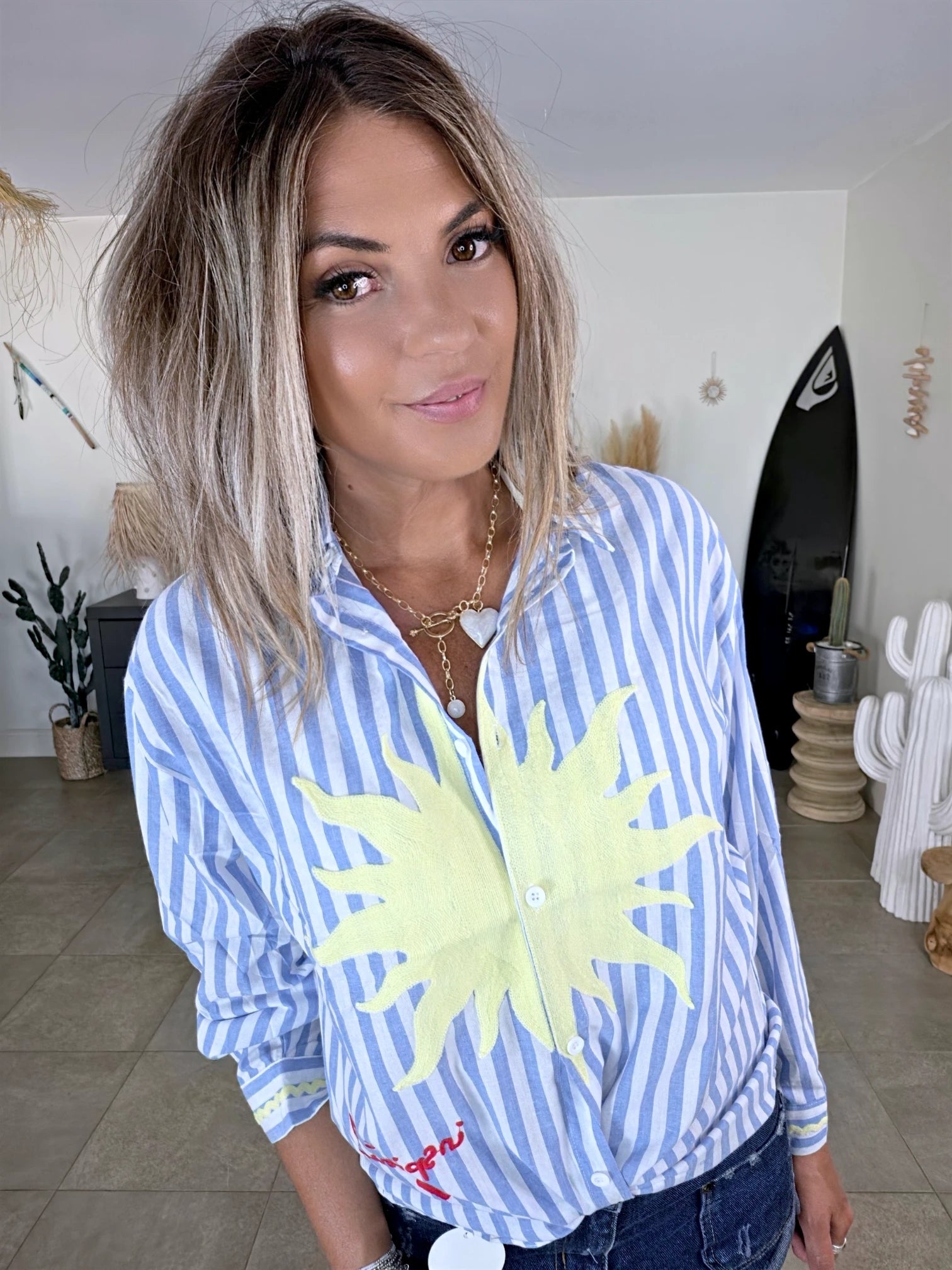 Chemise coton à rayures et broderies