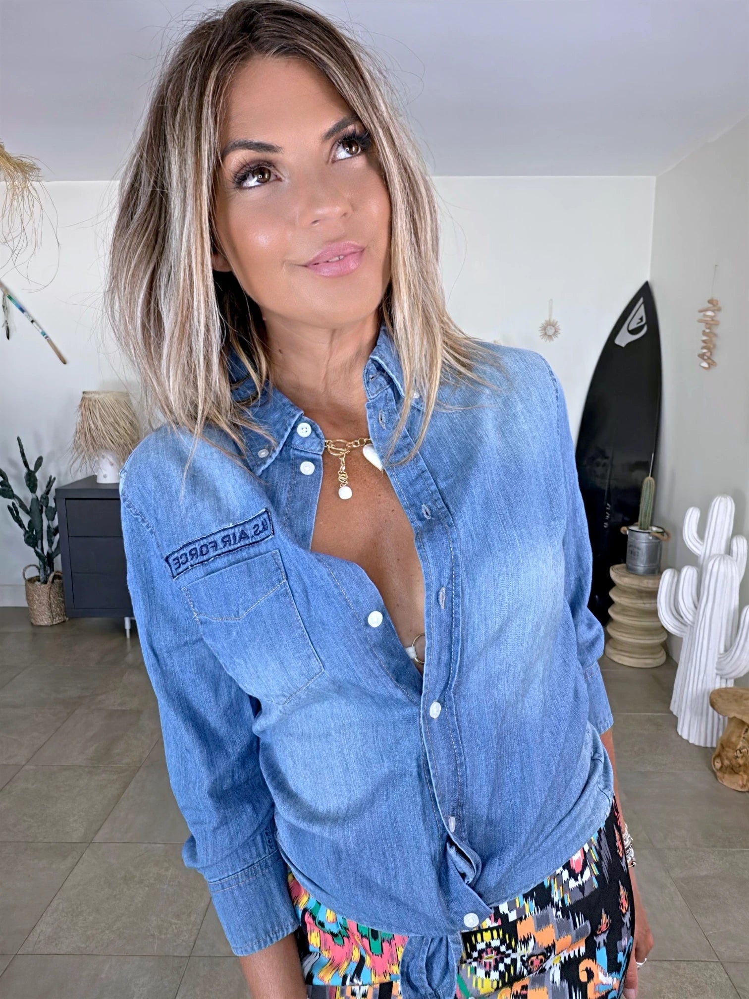 Chemise bleue en jean fine en coton