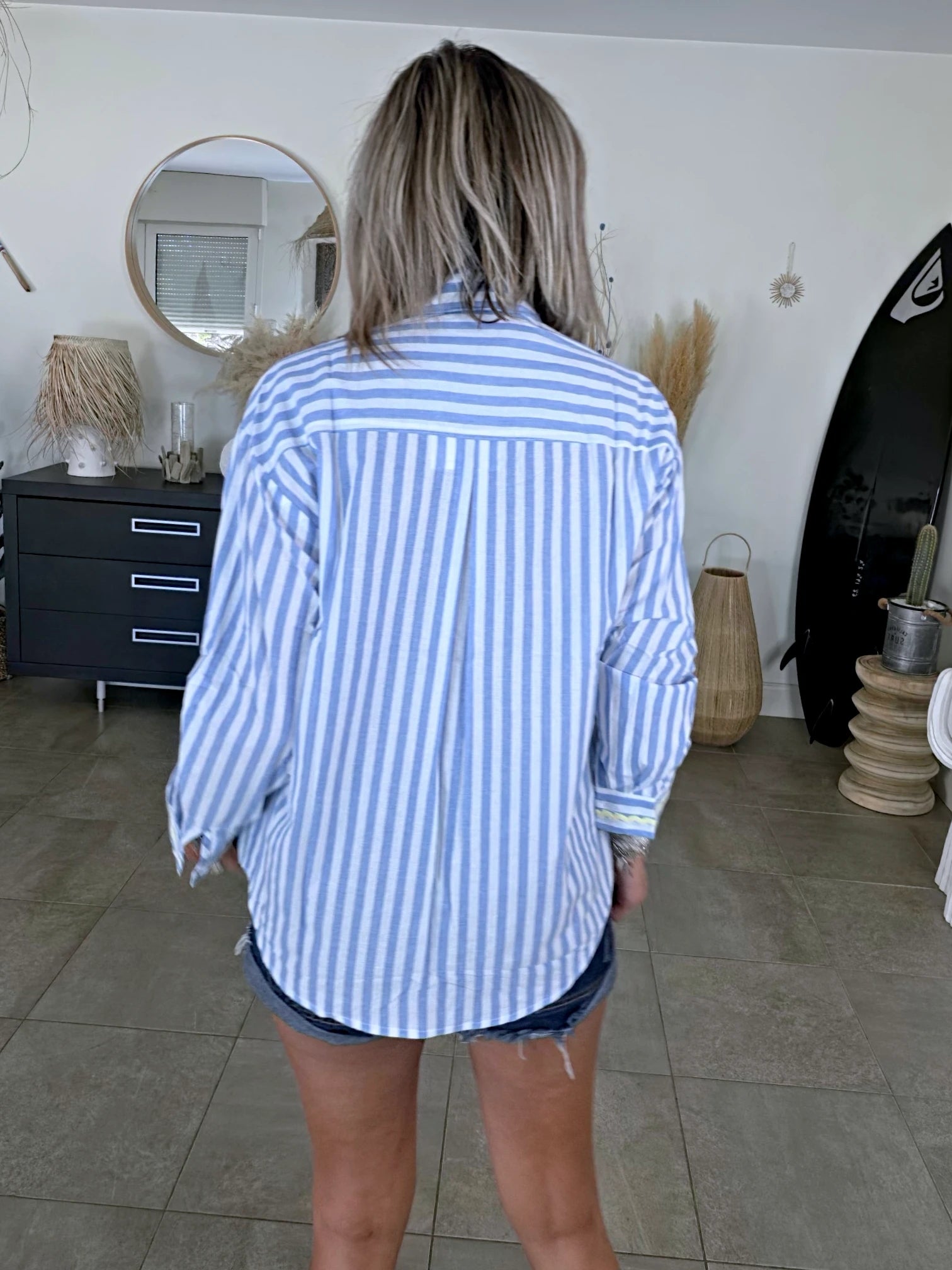 Chemise coton à rayures et broderies