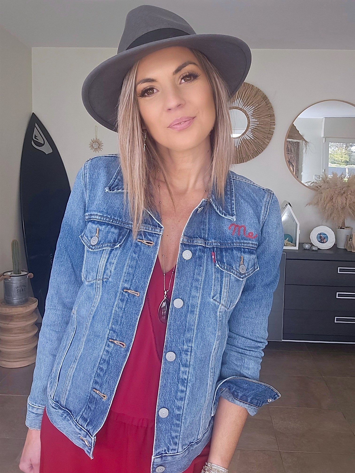 Veste en jean bleu à inscriptions - 𝐌𝐚𝐫𝐢𝐧𝐚𝟒𝟒𝐟𝐚𝐦𝐢𝐥𝐲