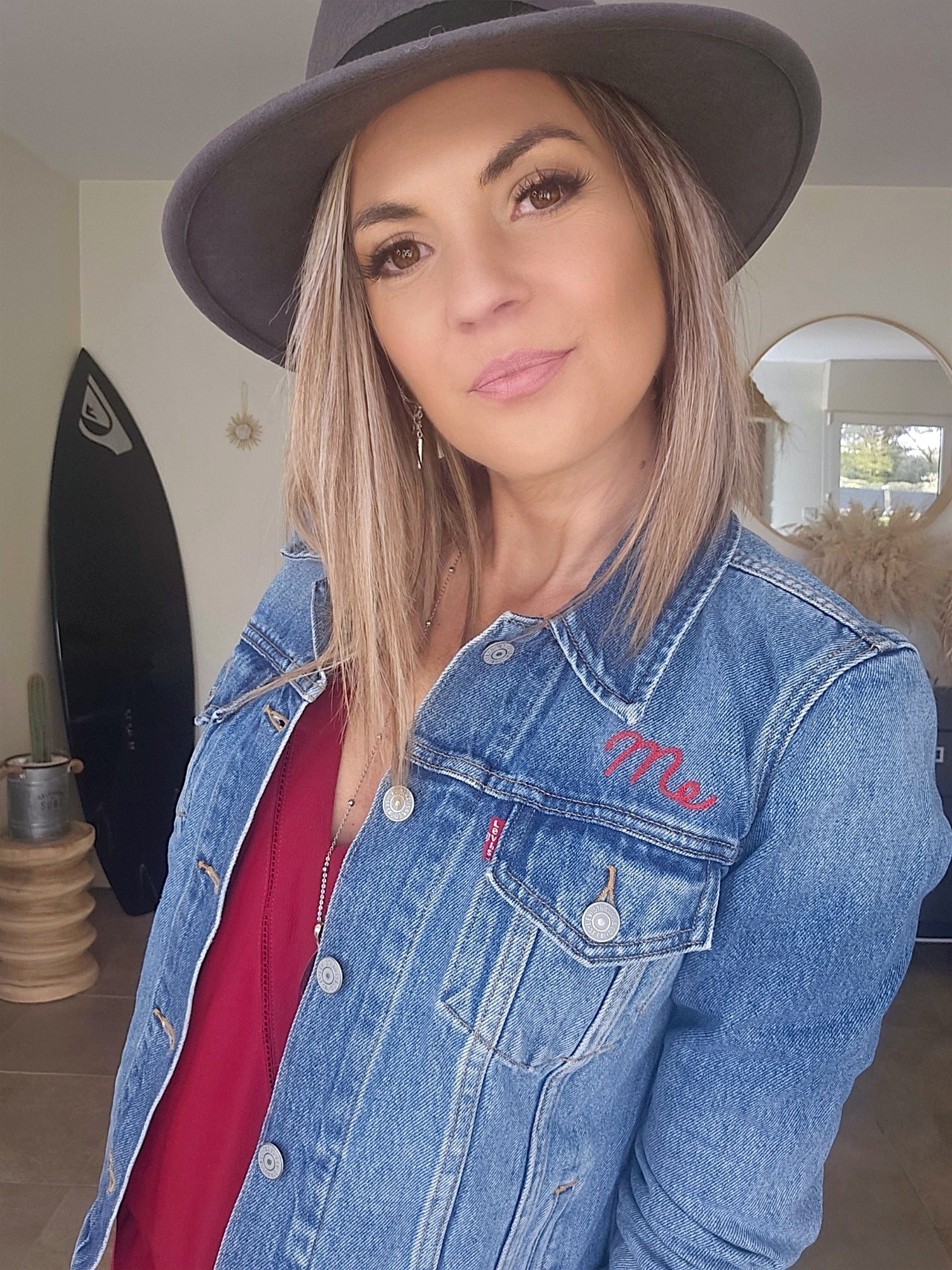 Veste en jean bleu à inscriptions - 𝐌𝐚𝐫𝐢𝐧𝐚𝟒𝟒𝐟𝐚𝐦𝐢𝐥𝐲