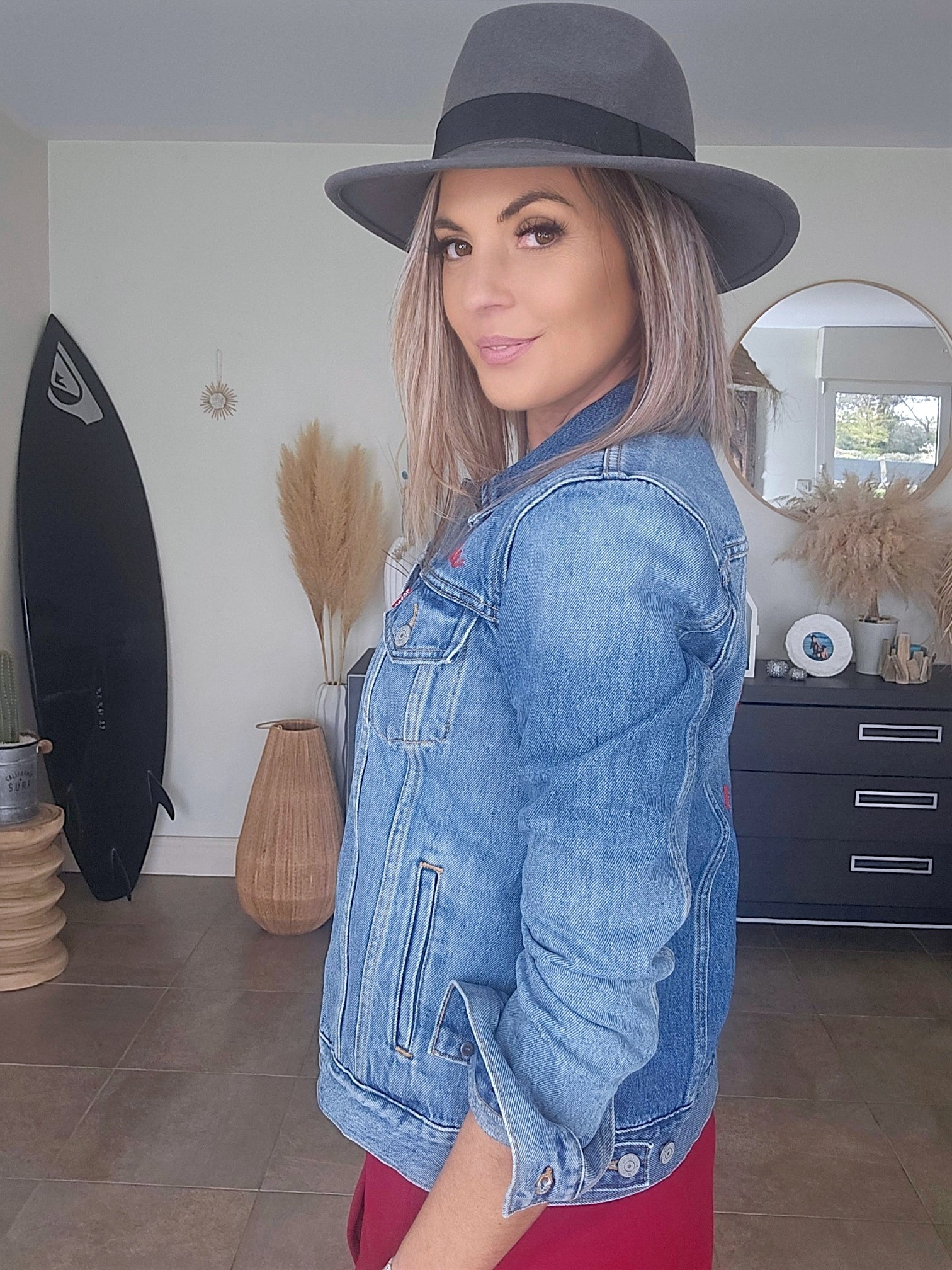 Veste en jean bleu à inscriptions - 𝐌𝐚𝐫𝐢𝐧𝐚𝟒𝟒𝐟𝐚𝐦𝐢𝐥𝐲