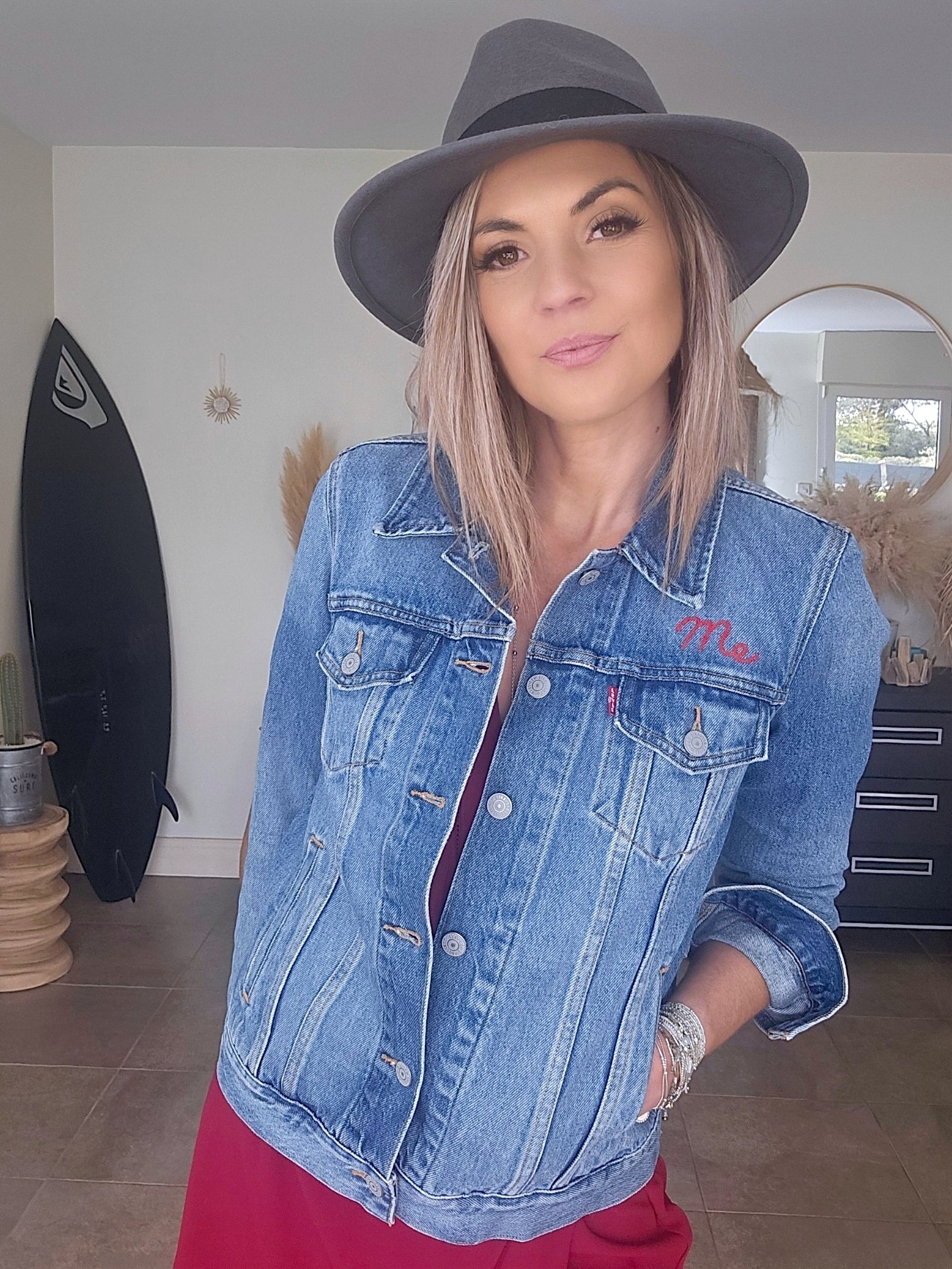 Veste en jean bleu à inscriptions - 𝐌𝐚𝐫𝐢𝐧𝐚𝟒𝟒𝐟𝐚𝐦𝐢𝐥𝐲