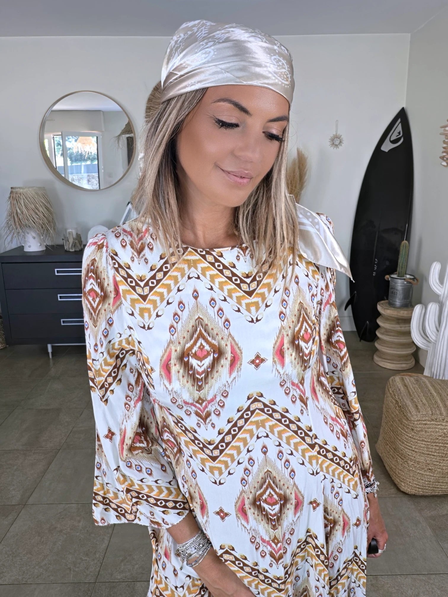 Robe africa à dos ouvert