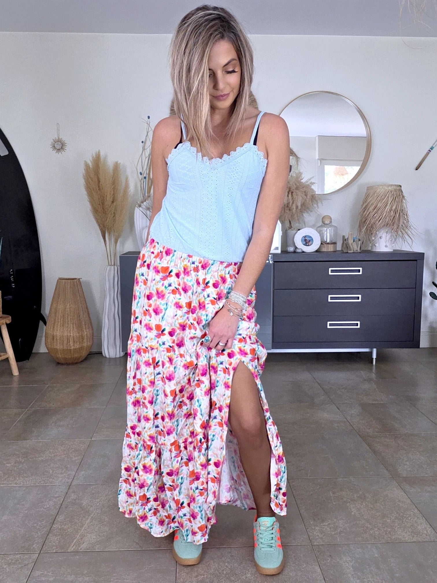 Jupe blanche à imprimé fleuri - 𝐌𝐚𝐫𝐢𝐧𝐚𝟒𝟒𝐟𝐚𝐦𝐢𝐥𝐲