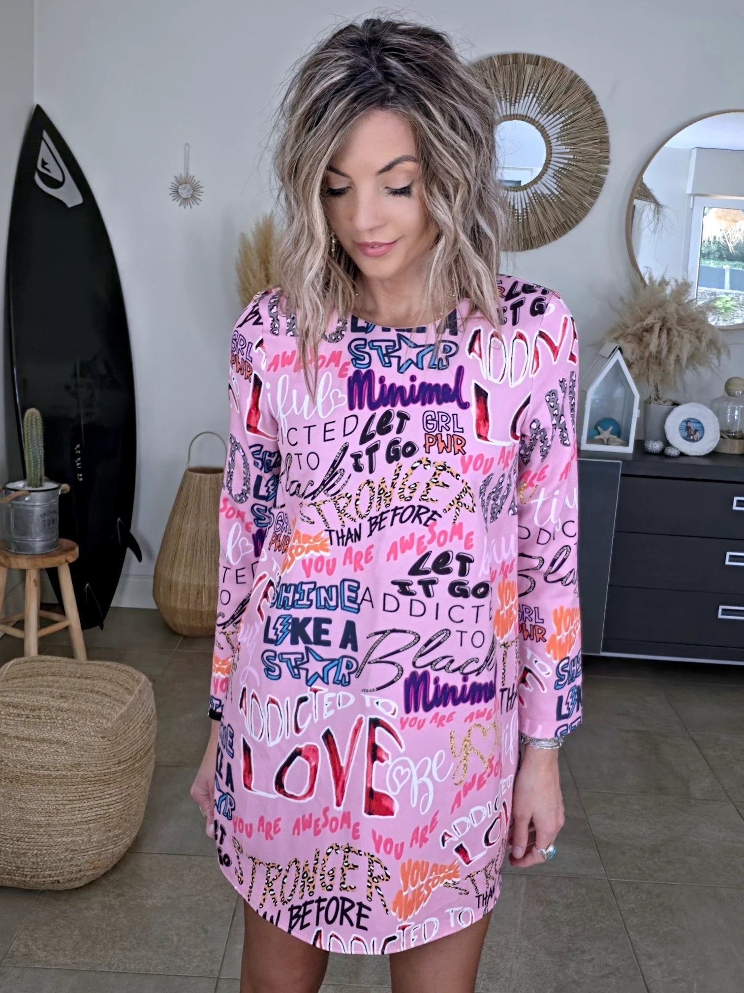 Robe rose à imprimé tags - 𝐌𝐚𝐫𝐢𝐧𝐚𝟒𝟒𝐟𝐚𝐦𝐢𝐥𝐲
