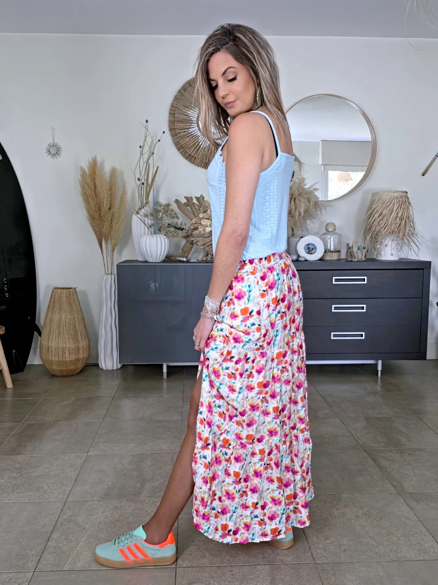 Jupe blanche à imprimé fleuri - 𝐌𝐚𝐫𝐢𝐧𝐚𝟒𝟒𝐟𝐚𝐦𝐢𝐥𝐲