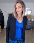 Veste courte et cintrée noire - 𝐌𝐚𝐫𝐢𝐧𝐚𝟒𝟒𝐟𝐚𝐦𝐢𝐥𝐲