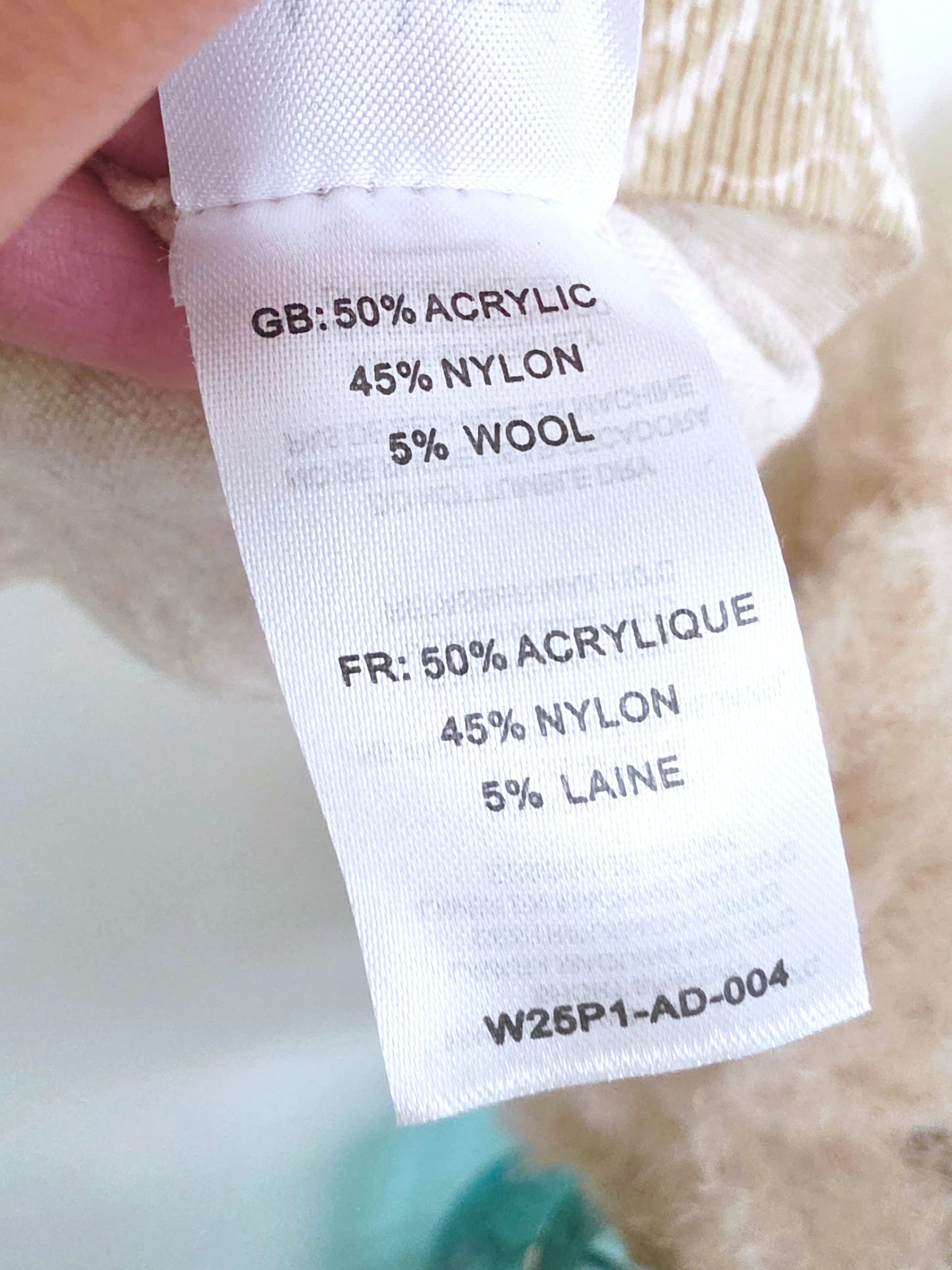 Pull beige imprimé bandana avec broderies