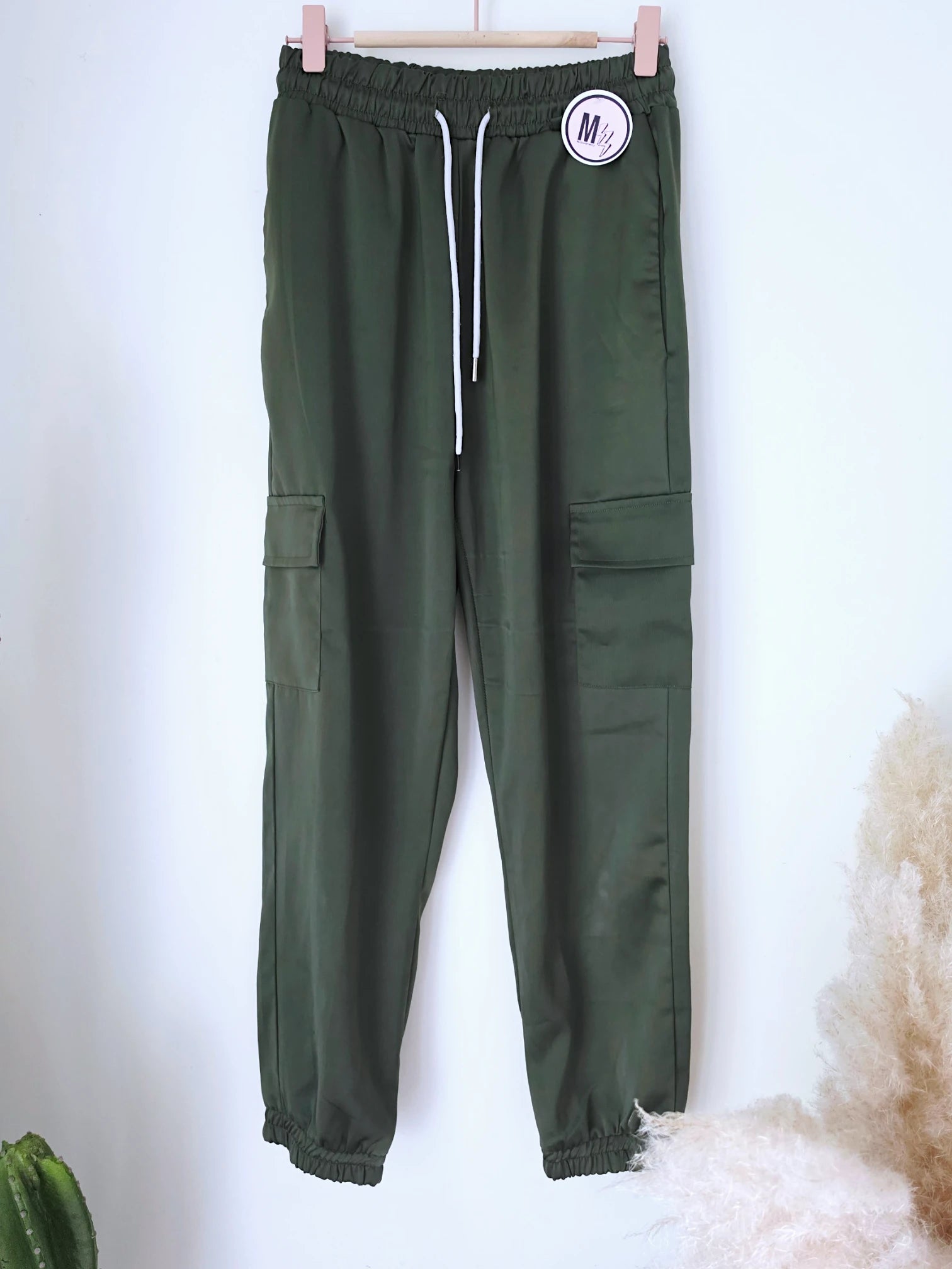Pantalon cargo satiné kaki