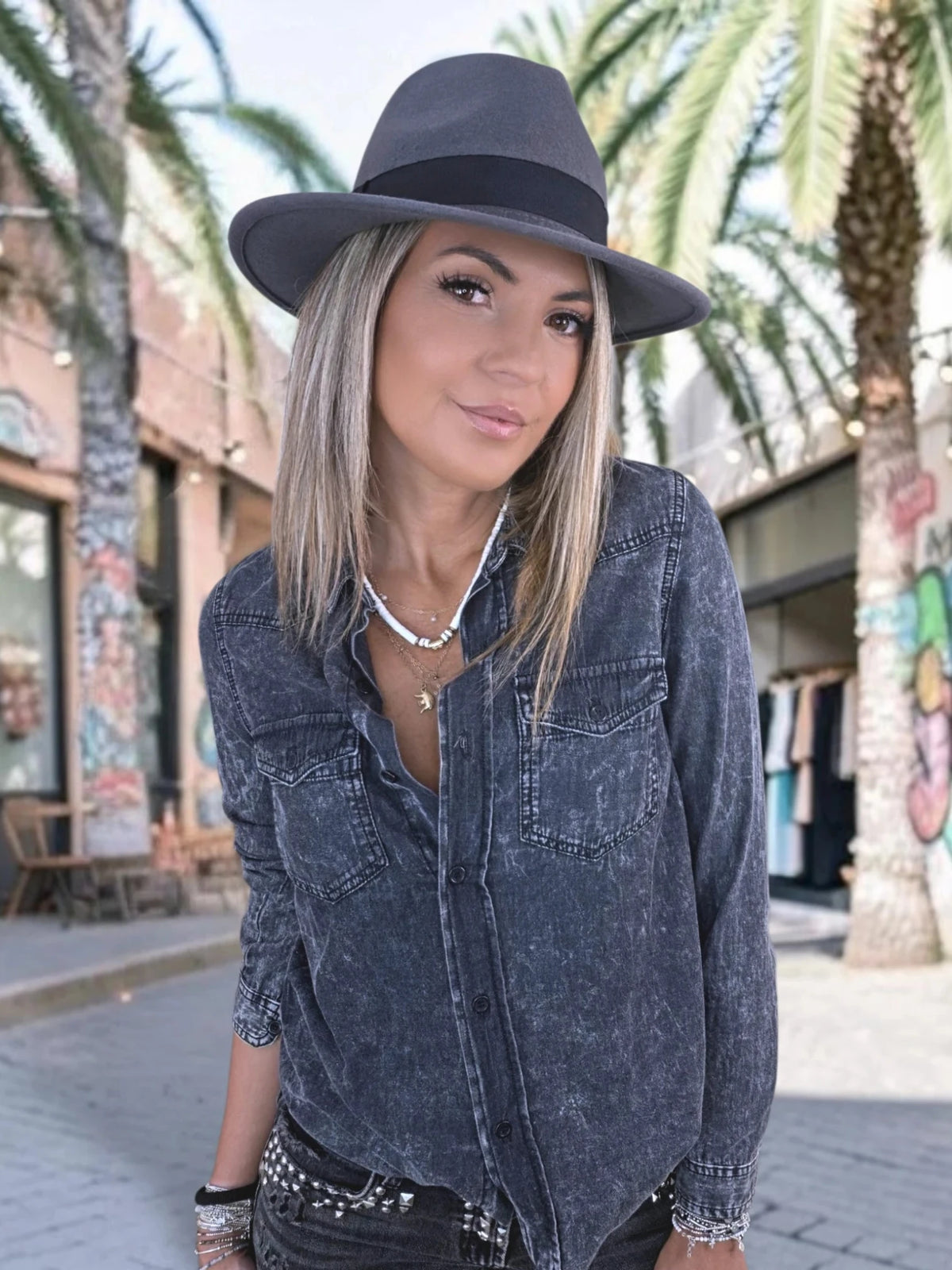 Chemise grise à effet délavé - 𝐌𝐚𝐫𝐢𝐧𝐚𝟒𝟒𝐟𝐚𝐦𝐢𝐥𝐲