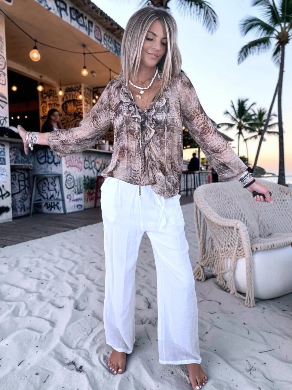 Pantalon blanc à jambes droites - 𝐌𝐚𝐫𝐢𝐧𝐚𝟒𝟒𝐟𝐚𝐦𝐢𝐥𝐲