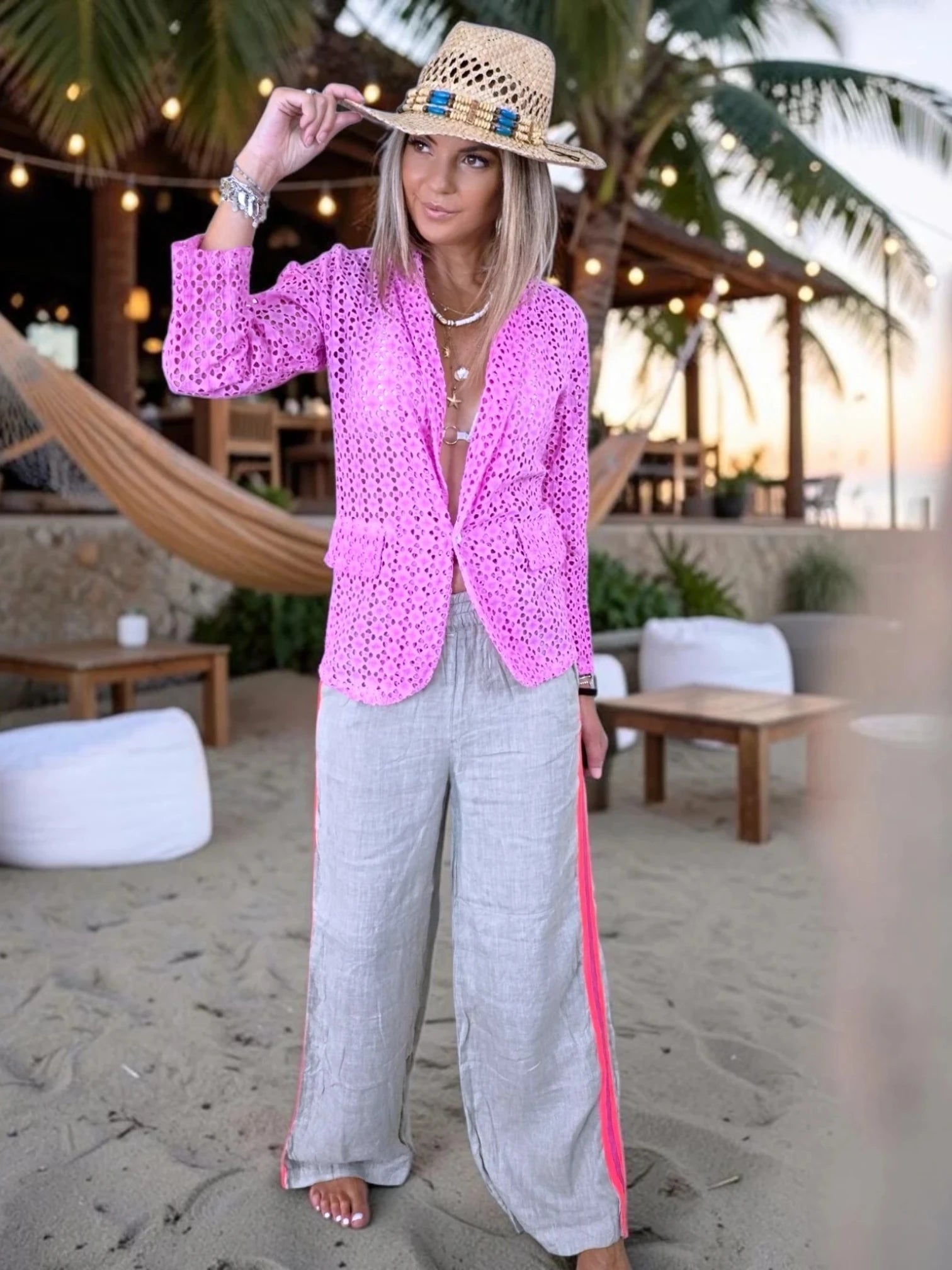 Pantalon taupe à bandes fluo