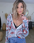 Cardigan ajourée à imprimé fleuri - 𝐌𝐚𝐫𝐢𝐧𝐚𝟒𝟒𝐟𝐚𝐦𝐢𝐥𝐲