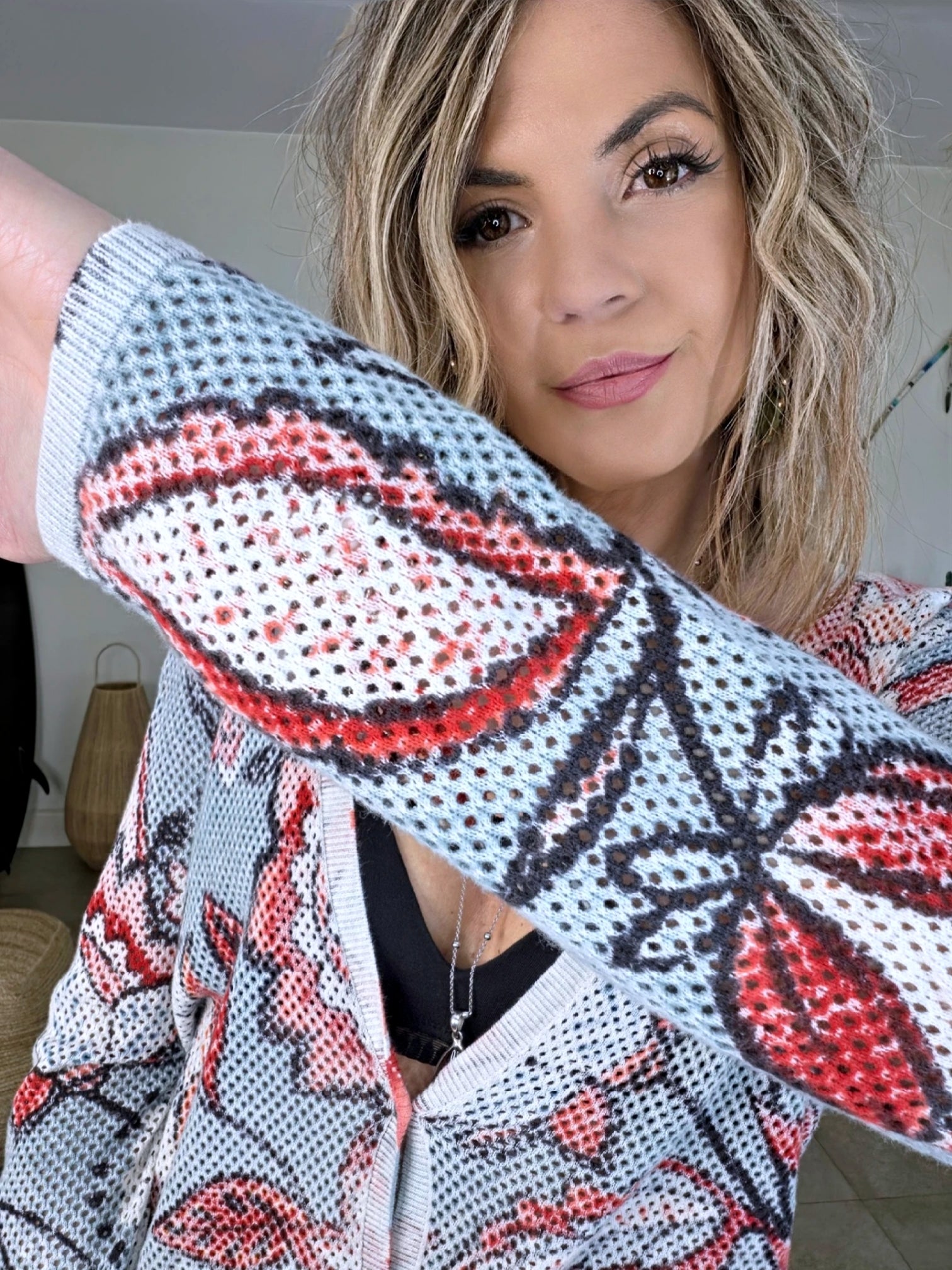 Cardigan ajourée à imprimé fleuri - 𝐌𝐚𝐫𝐢𝐧𝐚𝟒𝟒𝐟𝐚𝐦𝐢𝐥𝐲
