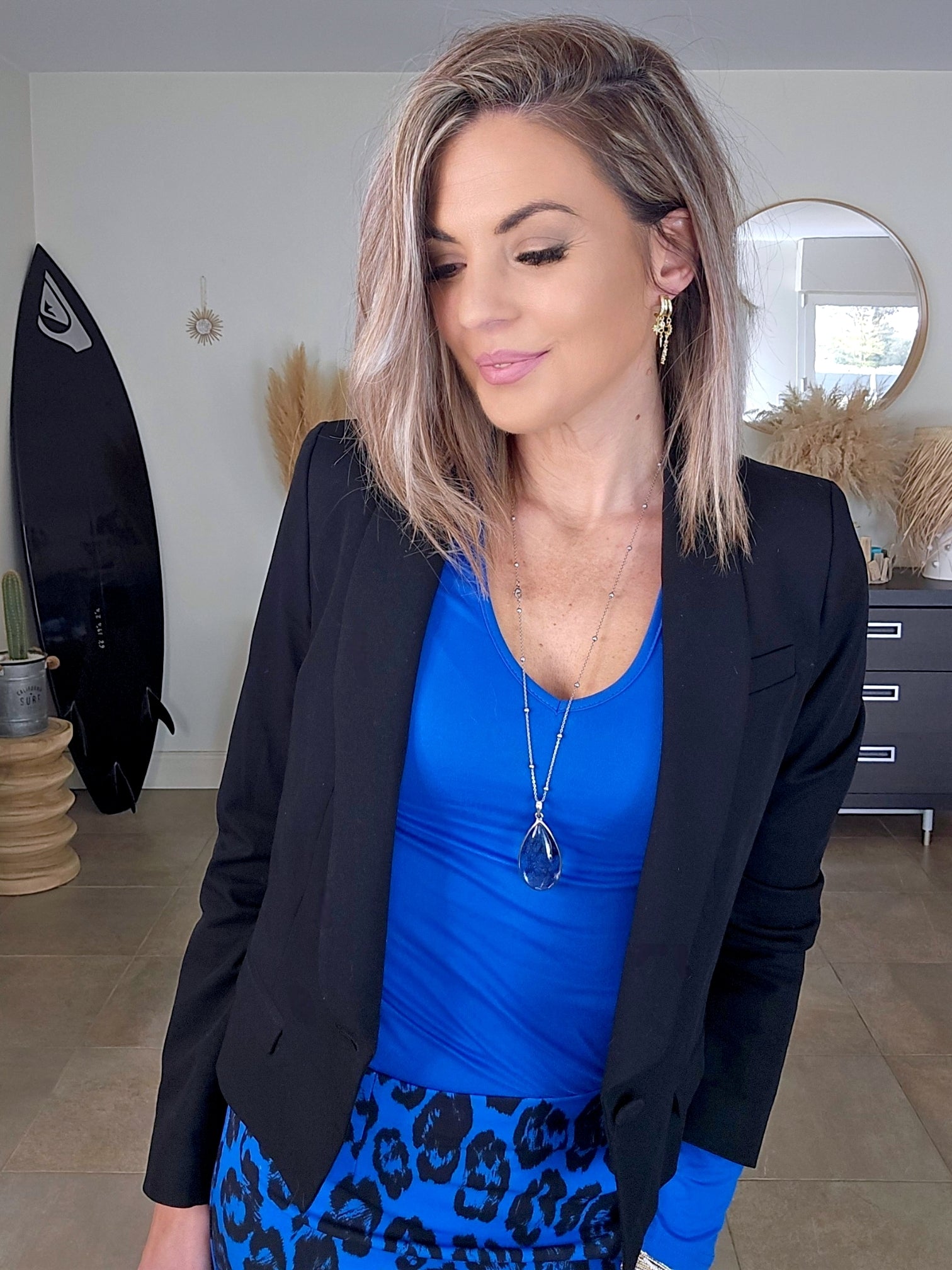 Veste courte et cintrée noire - 𝐌𝐚𝐫𝐢𝐧𝐚𝟒𝟒𝐟𝐚𝐦𝐢𝐥𝐲