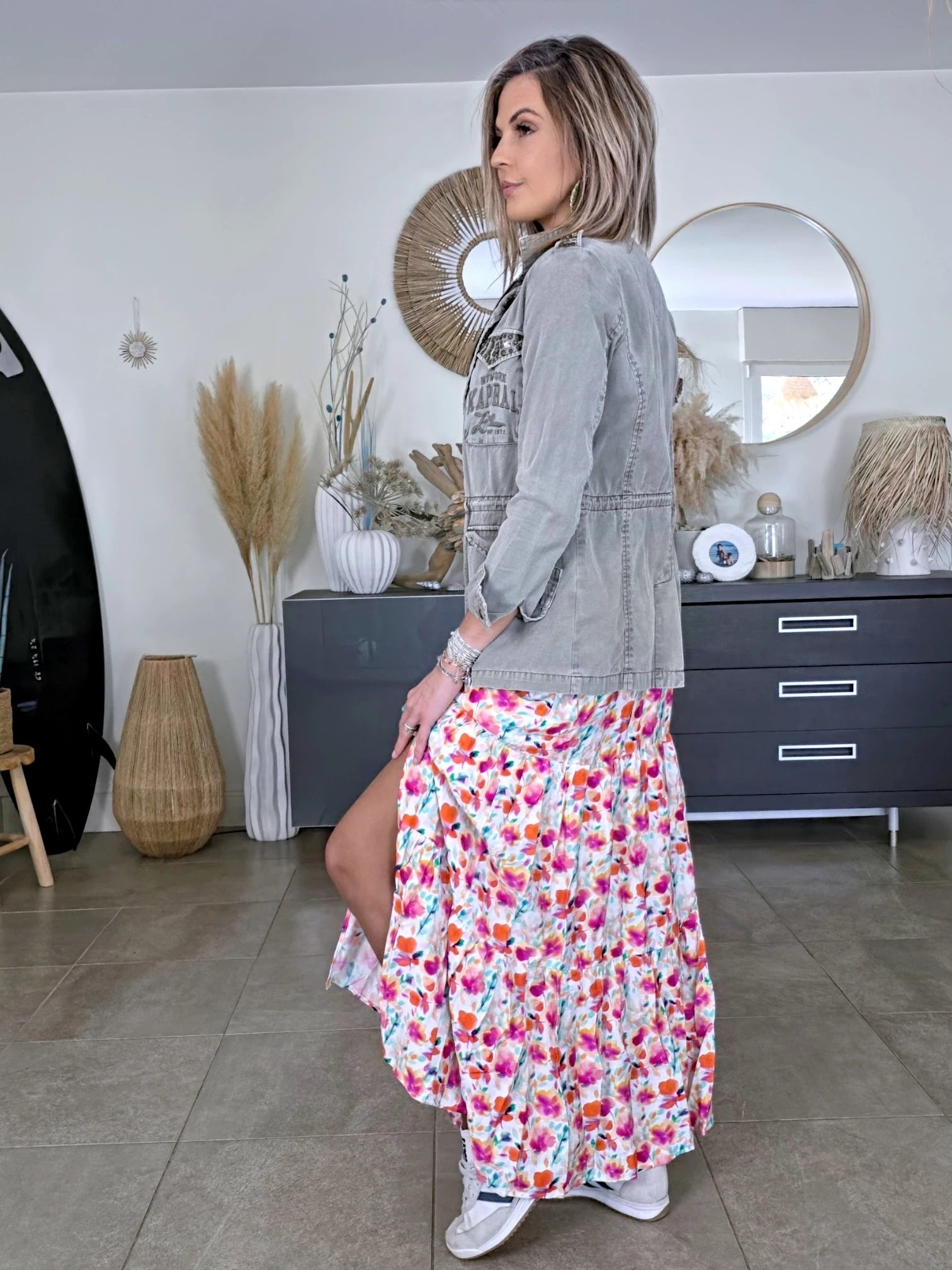 Jupe blanche à imprimé fleuri - 𝐌𝐚𝐫𝐢𝐧𝐚𝟒𝟒𝐟𝐚𝐦𝐢𝐥𝐲