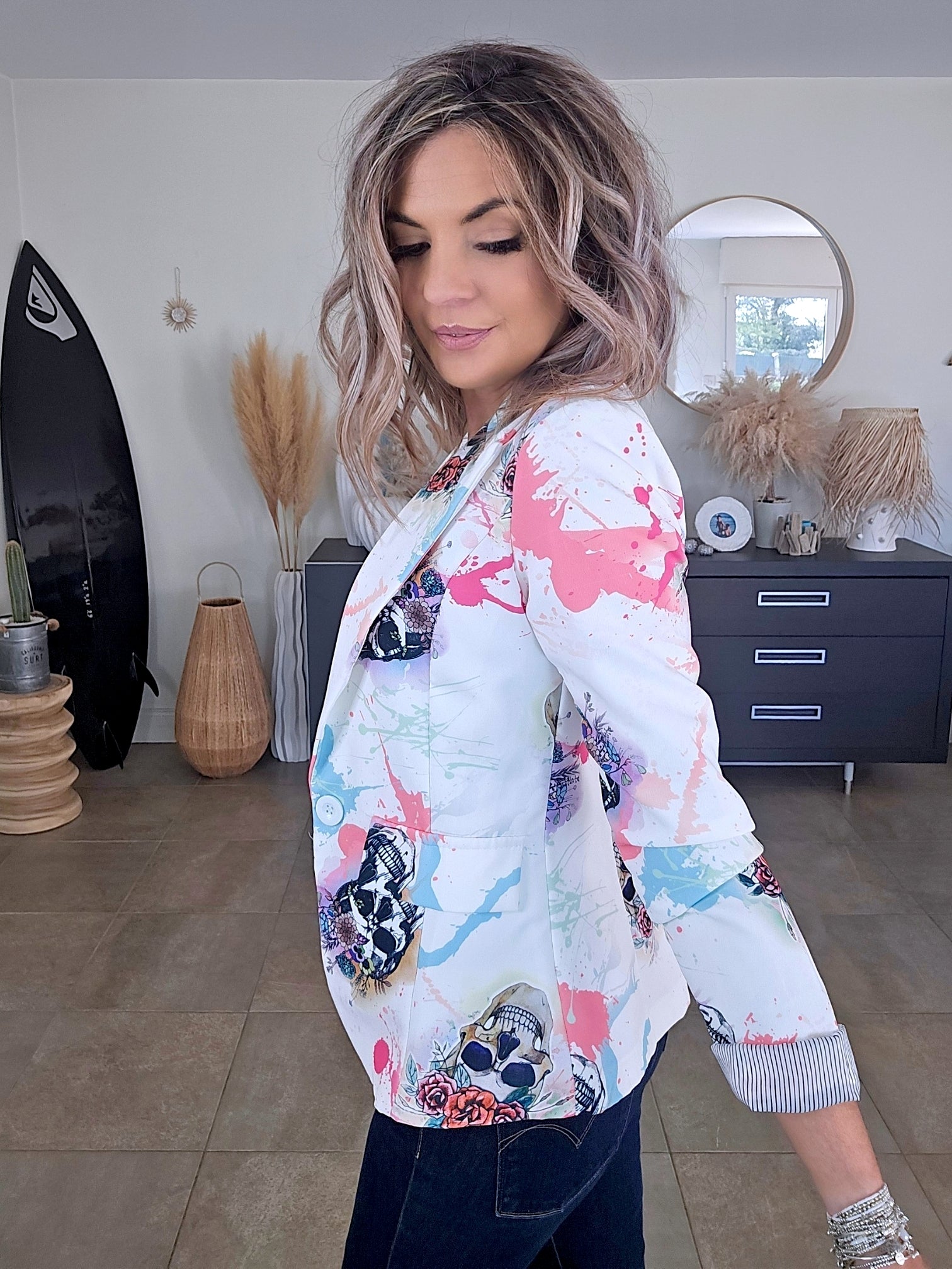 Veste blanche cintrée à imprimé skull - 𝐌𝐚𝐫𝐢𝐧𝐚𝟒𝟒𝐟𝐚𝐦𝐢𝐥𝐲