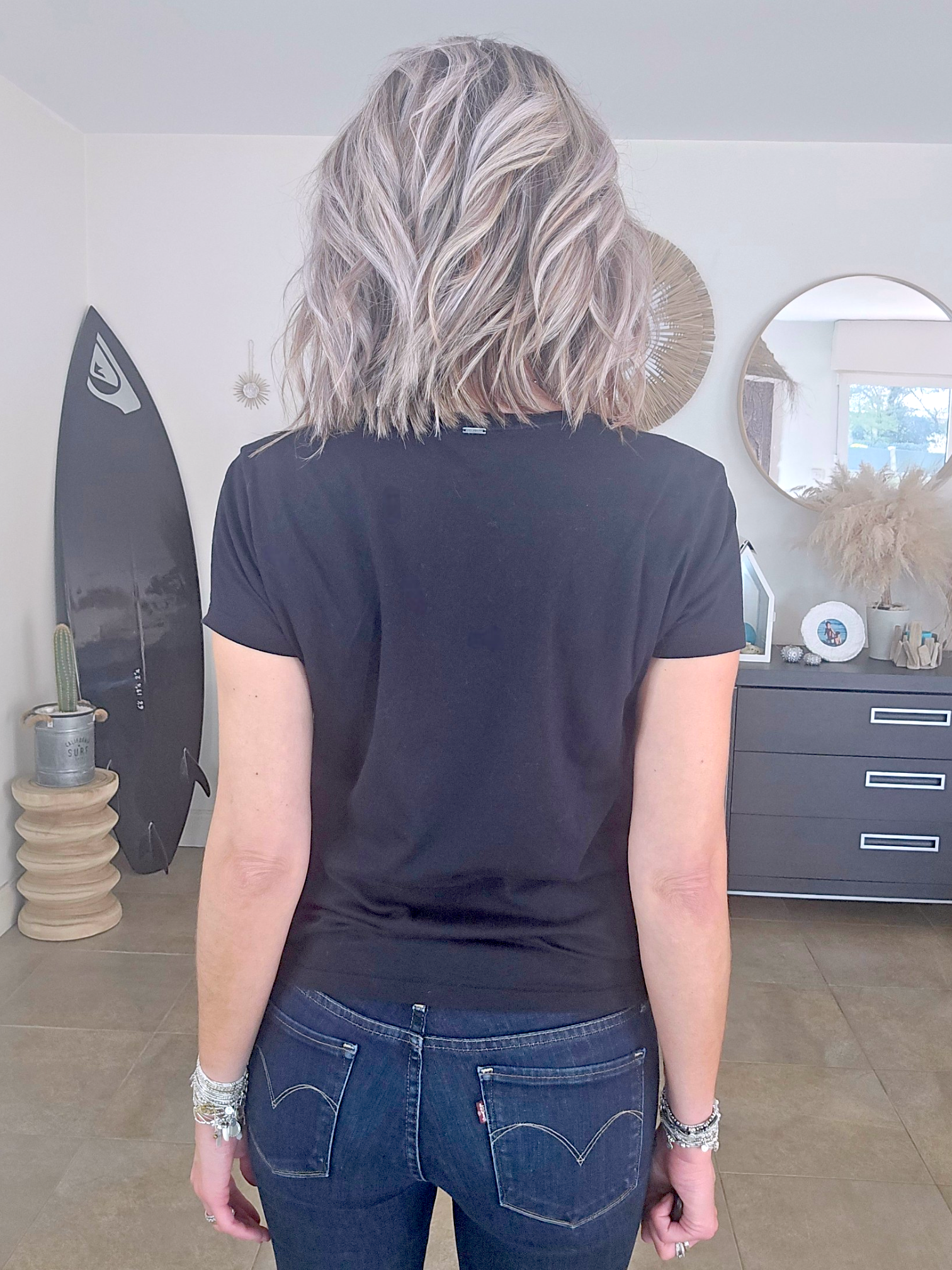 T-shirt noir à perles bijoux - 𝐌𝐚𝐫𝐢𝐧𝐚𝟒𝟒𝐟𝐚𝐦𝐢𝐥𝐲