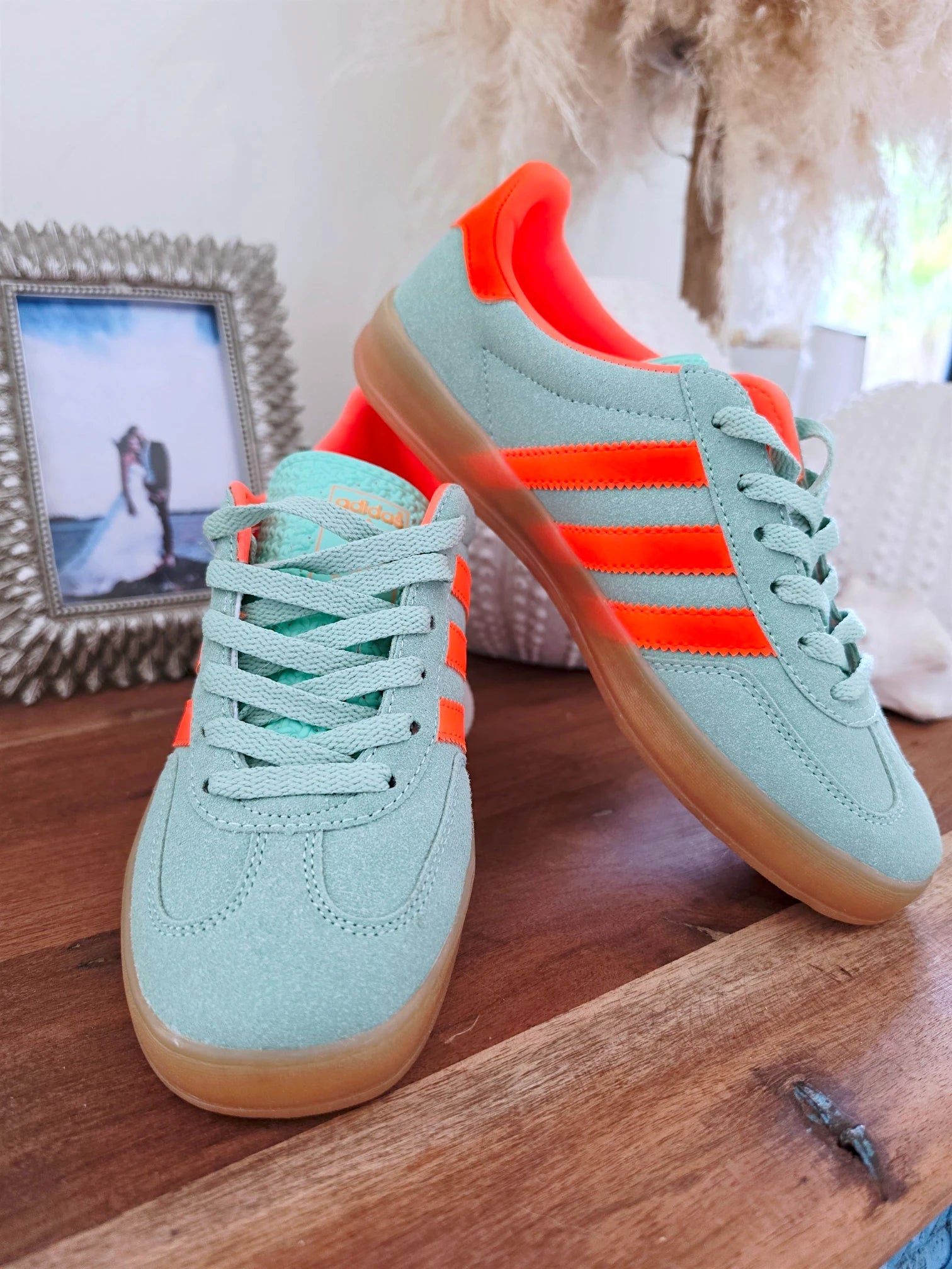 Baskets gazelle Indoor vert d'eau et orange fluo - 𝐌𝐚𝐫𝐢𝐧𝐚𝟒𝟒𝐟𝐚𝐦𝐢𝐥𝐲